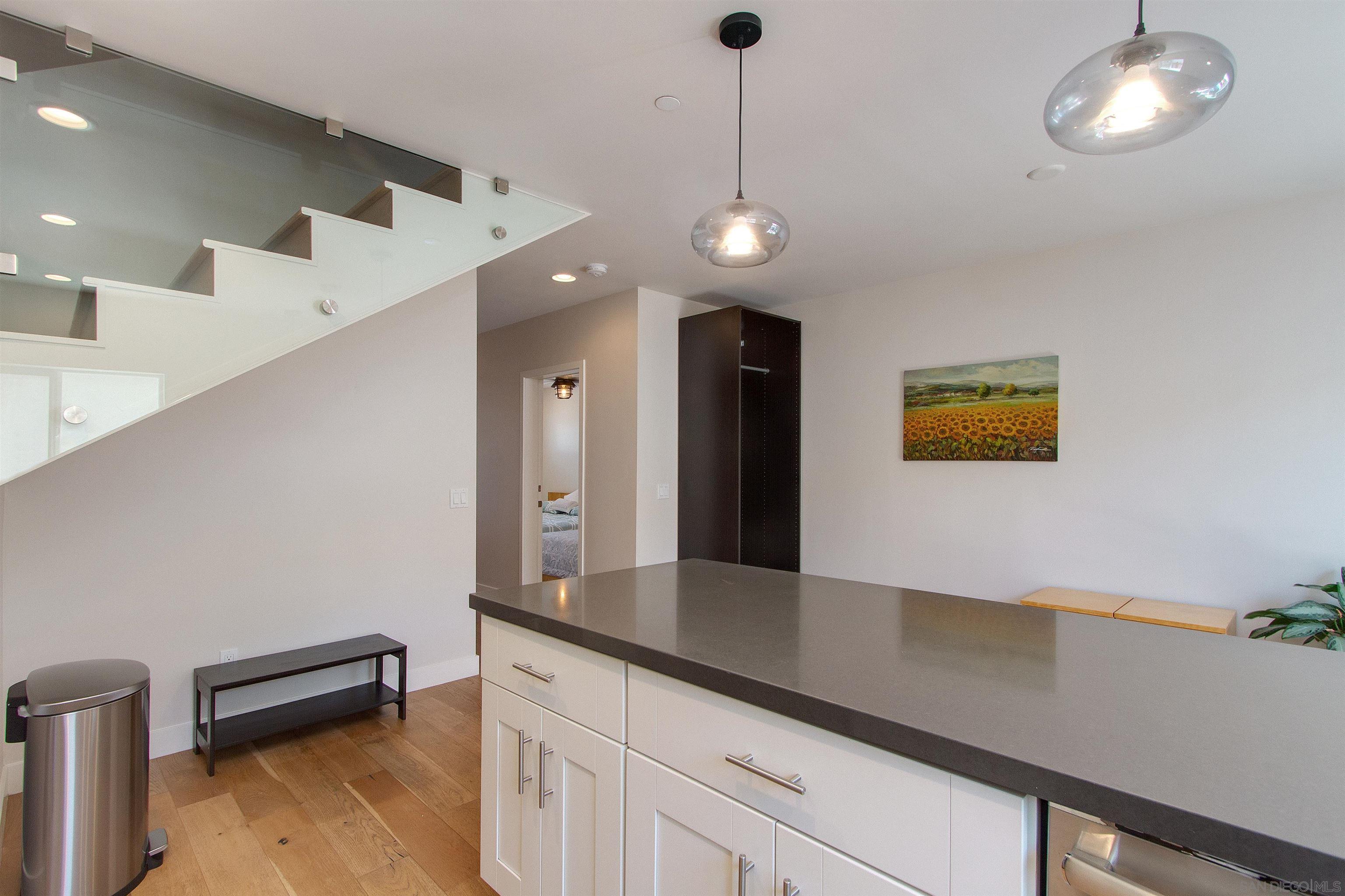 Detail Gallery Image 8 of 22 For 3045  Keats Street, San Diego,  CA 92106 - 3 Beds | 2/1 Baths