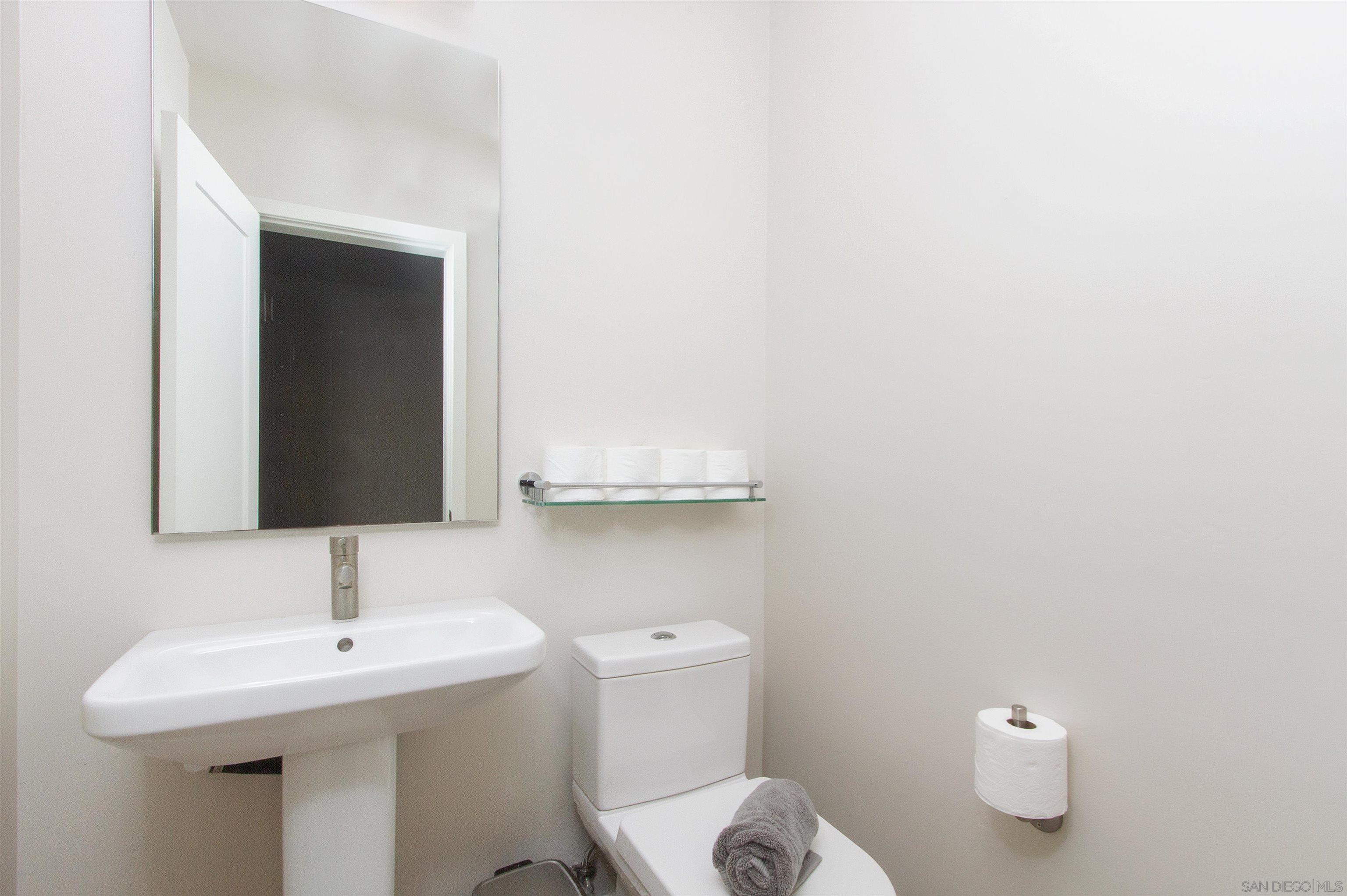 Detail Gallery Image 9 of 22 For 3045  Keats Street, San Diego,  CA 92106 - 3 Beds | 2/1 Baths