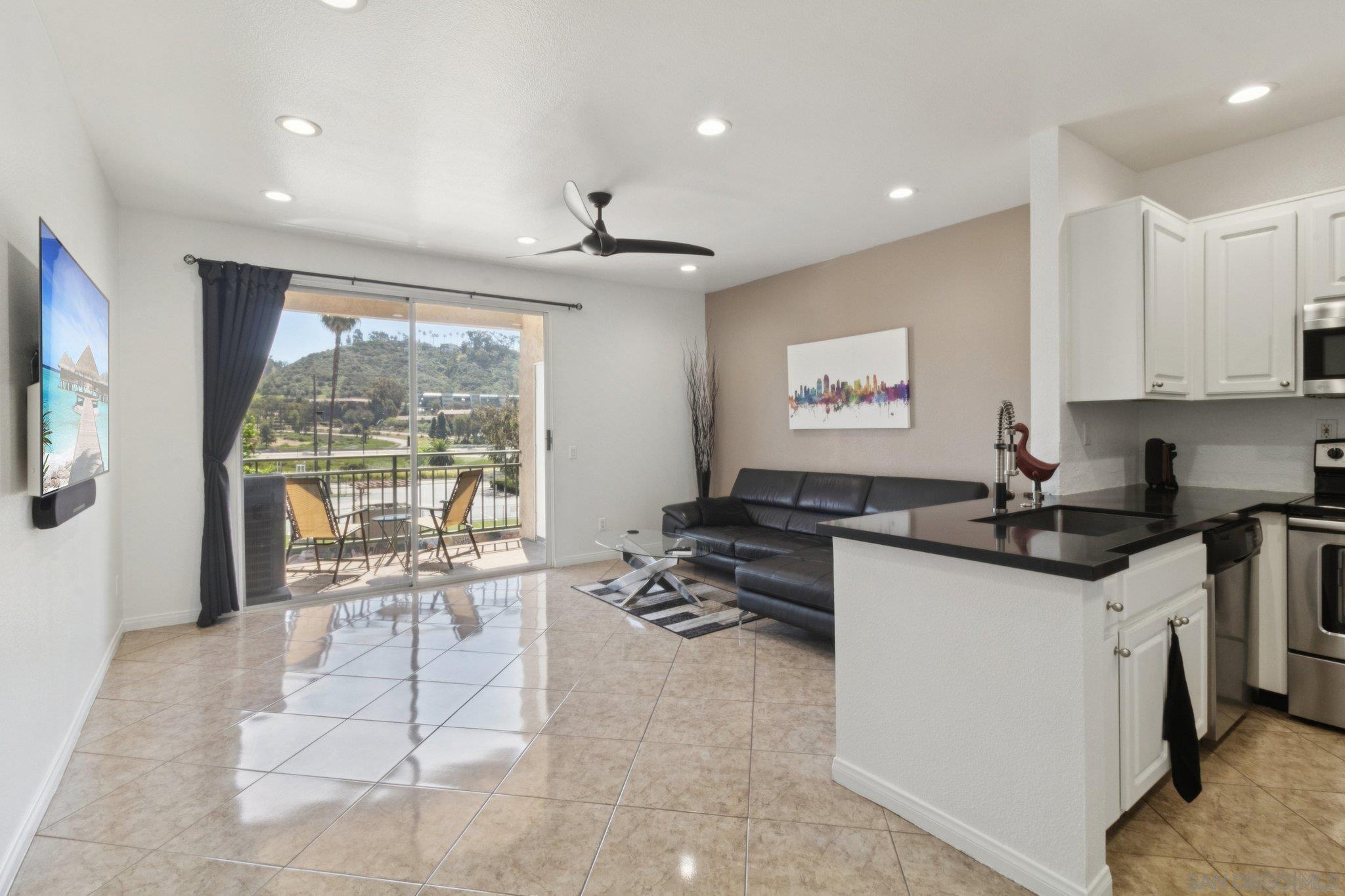 Detail Gallery Image 6 of 19 For 2220  Camino De La Reina  #302,  San Diego,  CA 92108 - 1 Beds | 1 Baths