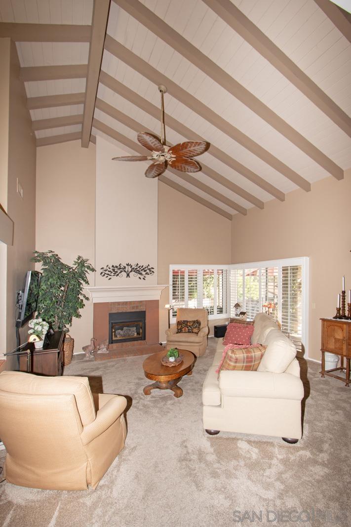 Detail Gallery Image 12 of 46 For 12911  Caminto Dosamantes, San Diego,  CA 92128 - 3 Beds | 2 Baths