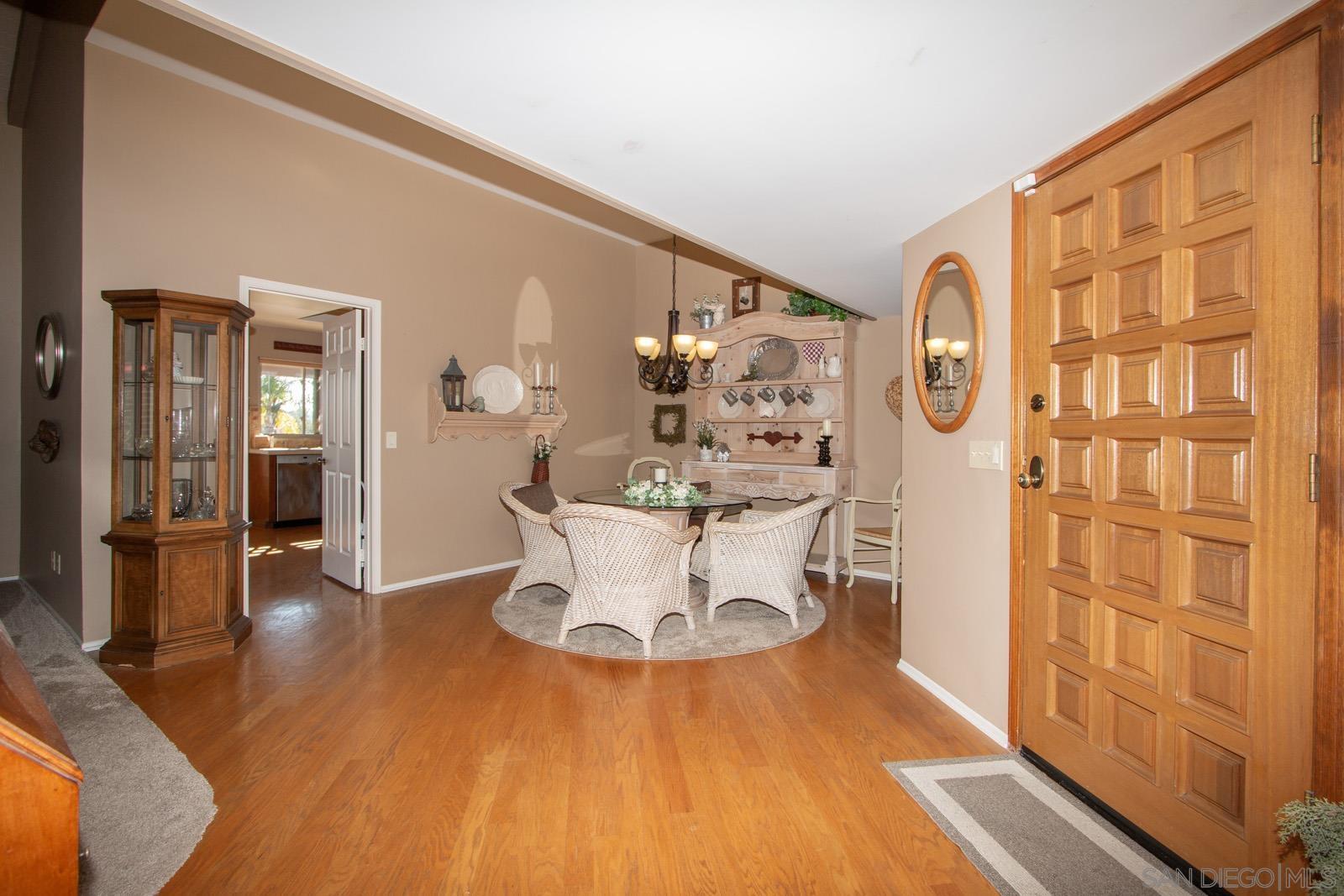 Detail Gallery Image 13 of 46 For 12911  Caminto Dosamantes, San Diego,  CA 92128 - 3 Beds | 2 Baths