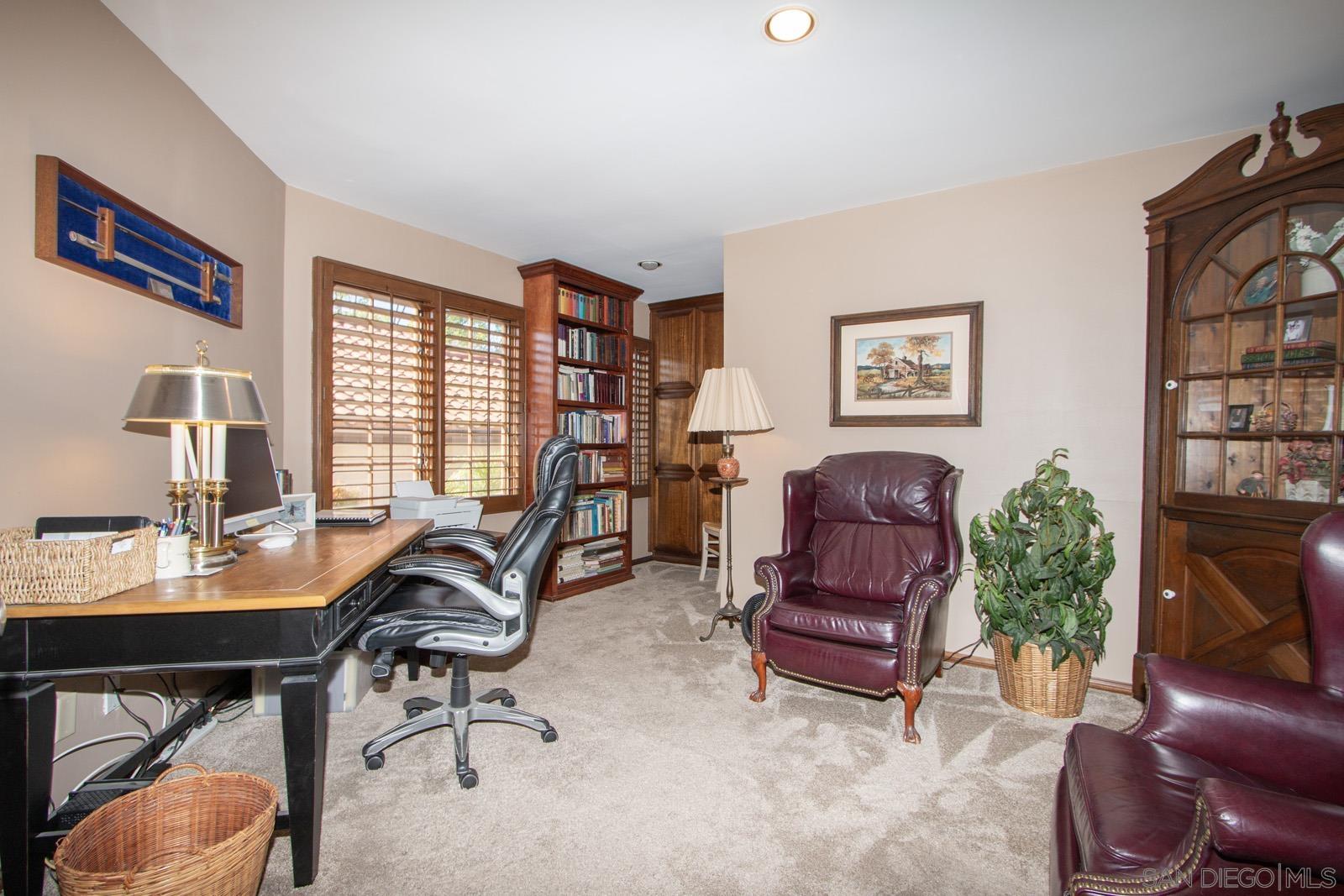 Detail Gallery Image 19 of 46 For 12911  Caminto Dosamantes, San Diego,  CA 92128 - 3 Beds | 2 Baths