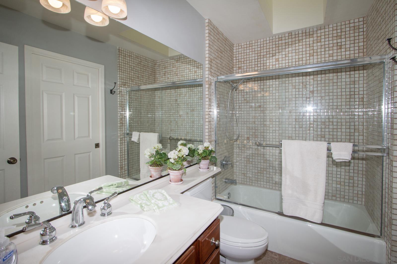 Detail Gallery Image 26 of 46 For 12911  Caminto Dosamantes, San Diego,  CA 92128 - 3 Beds | 2 Baths