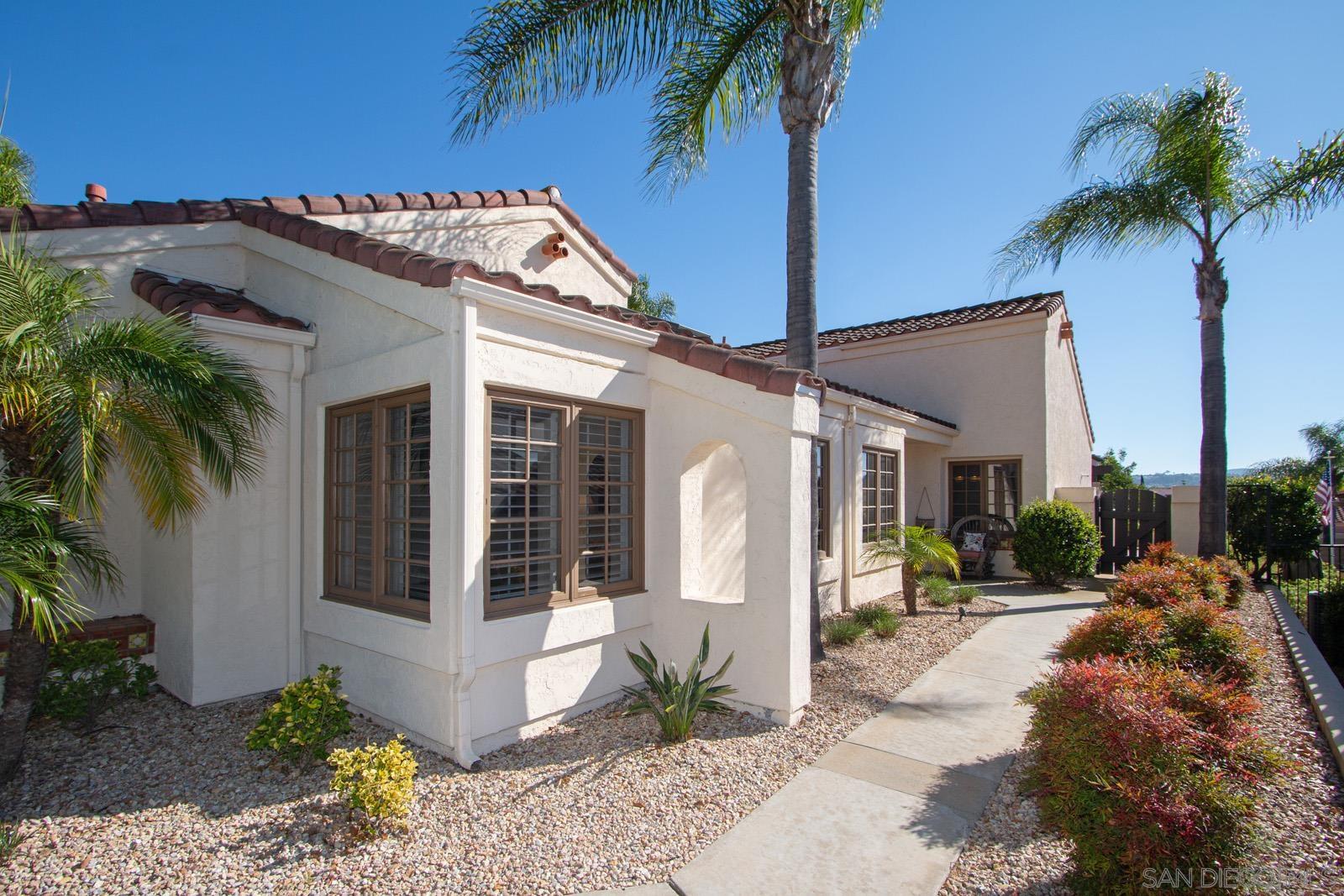 Detail Gallery Image 4 of 46 For 12911  Caminto Dosamantes, San Diego,  CA 92128 - 3 Beds | 2 Baths