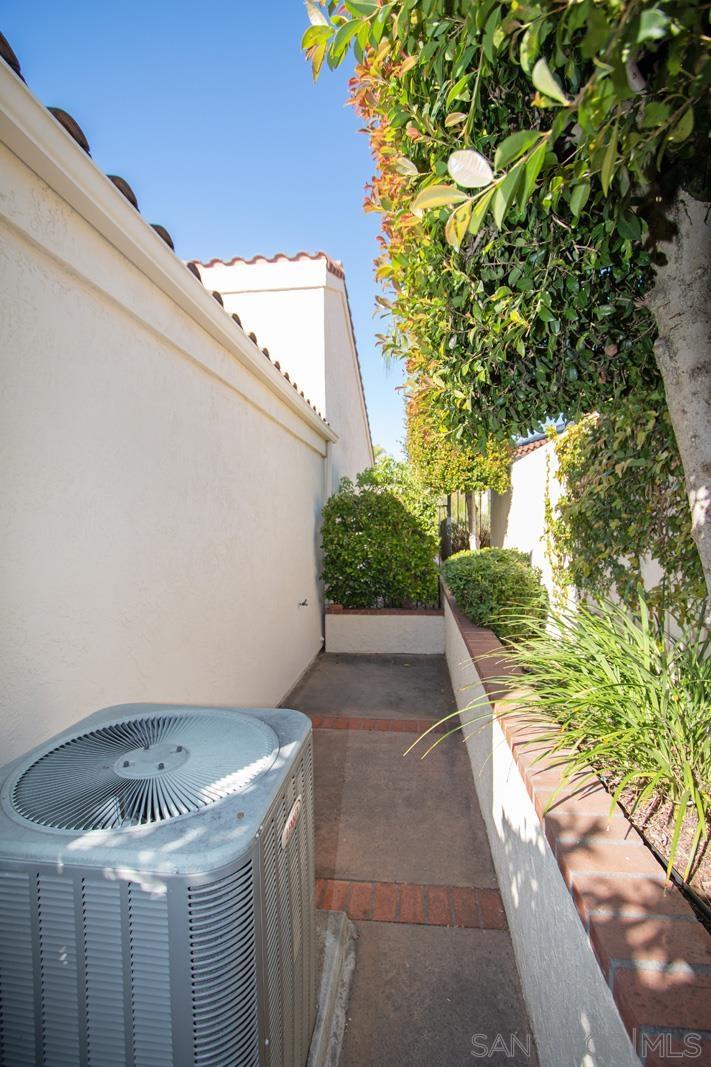 Detail Gallery Image 32 of 46 For 12911  Caminto Dosamantes, San Diego,  CA 92128 - 3 Beds | 2 Baths