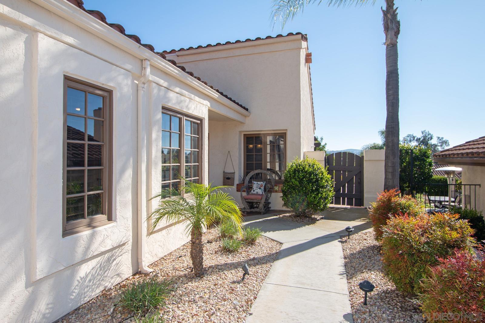 Detail Gallery Image 5 of 46 For 12911  Caminto Dosamantes, San Diego,  CA 92128 - 3 Beds | 2 Baths