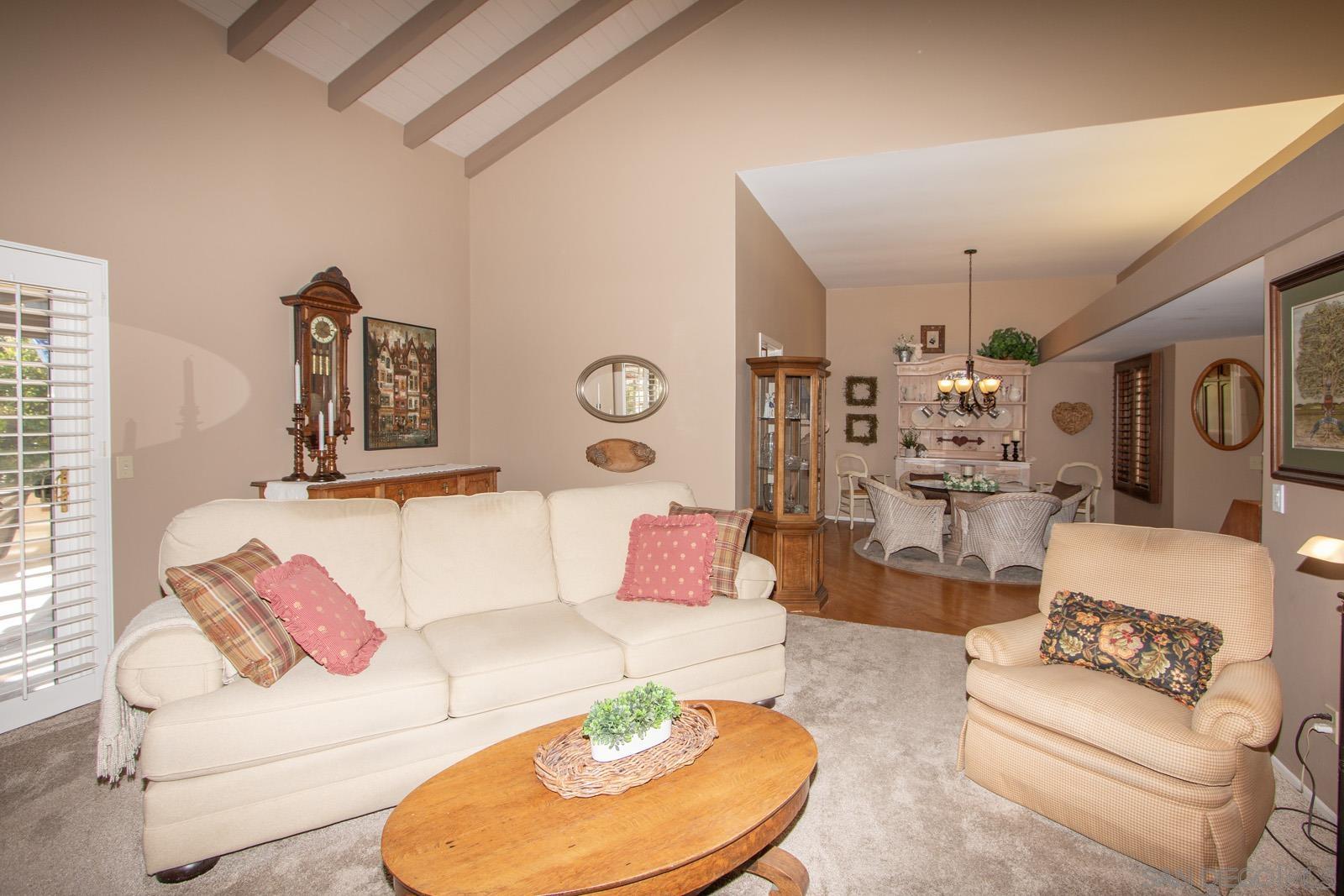 Detail Gallery Image 10 of 46 For 12911  Caminto Dosamantes, San Diego,  CA 92128 - 3 Beds | 2 Baths