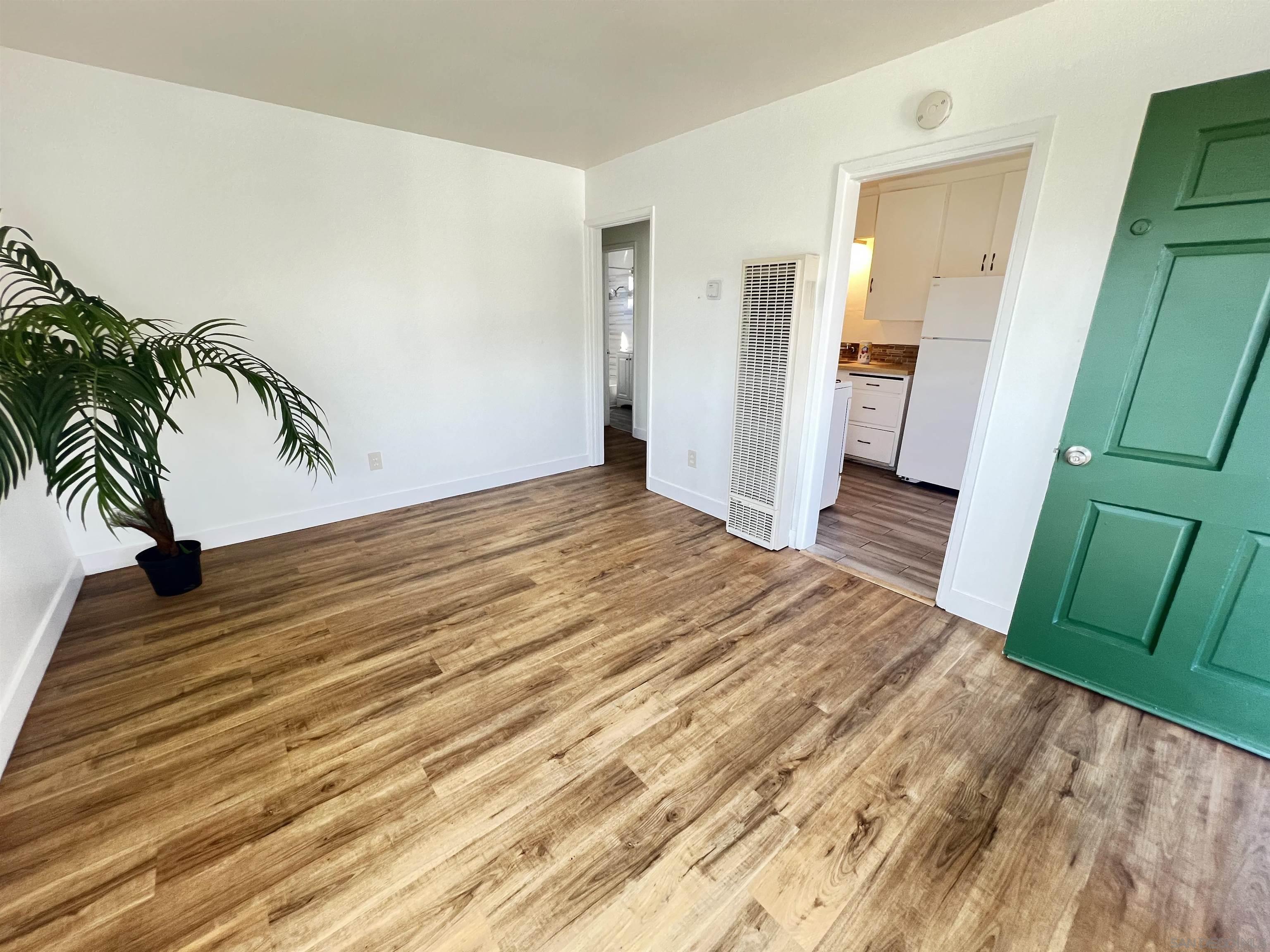 Front Image Thumbnail for SD260007261