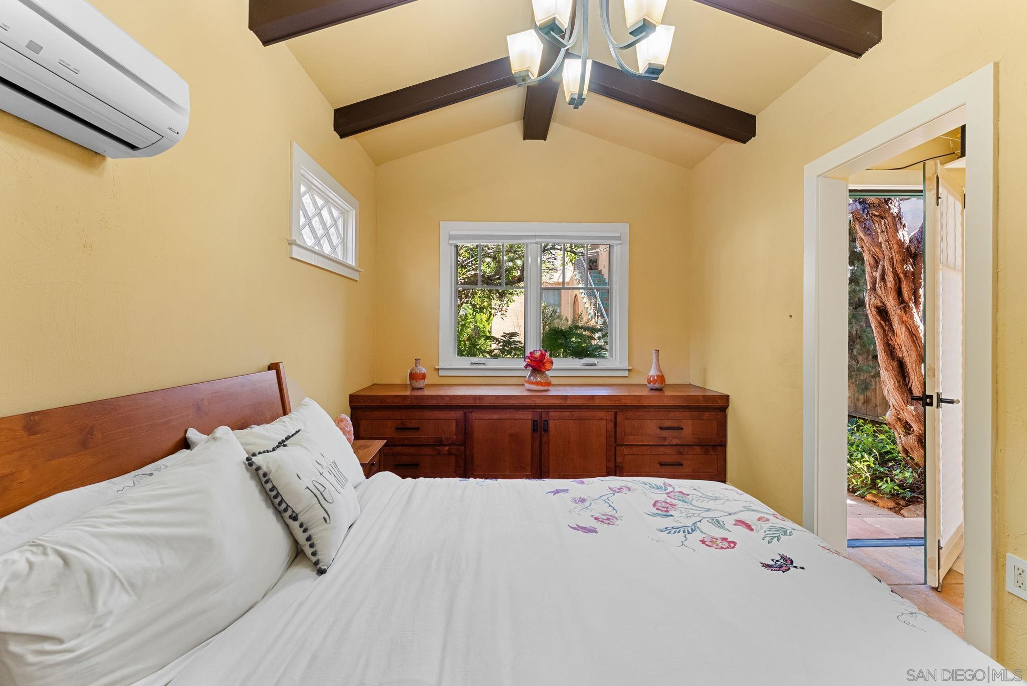 Detail Gallery Image 11 of 48 For 4621  Alabama St, San Diego,  CA 92116 - 4 Beds | 4 Baths