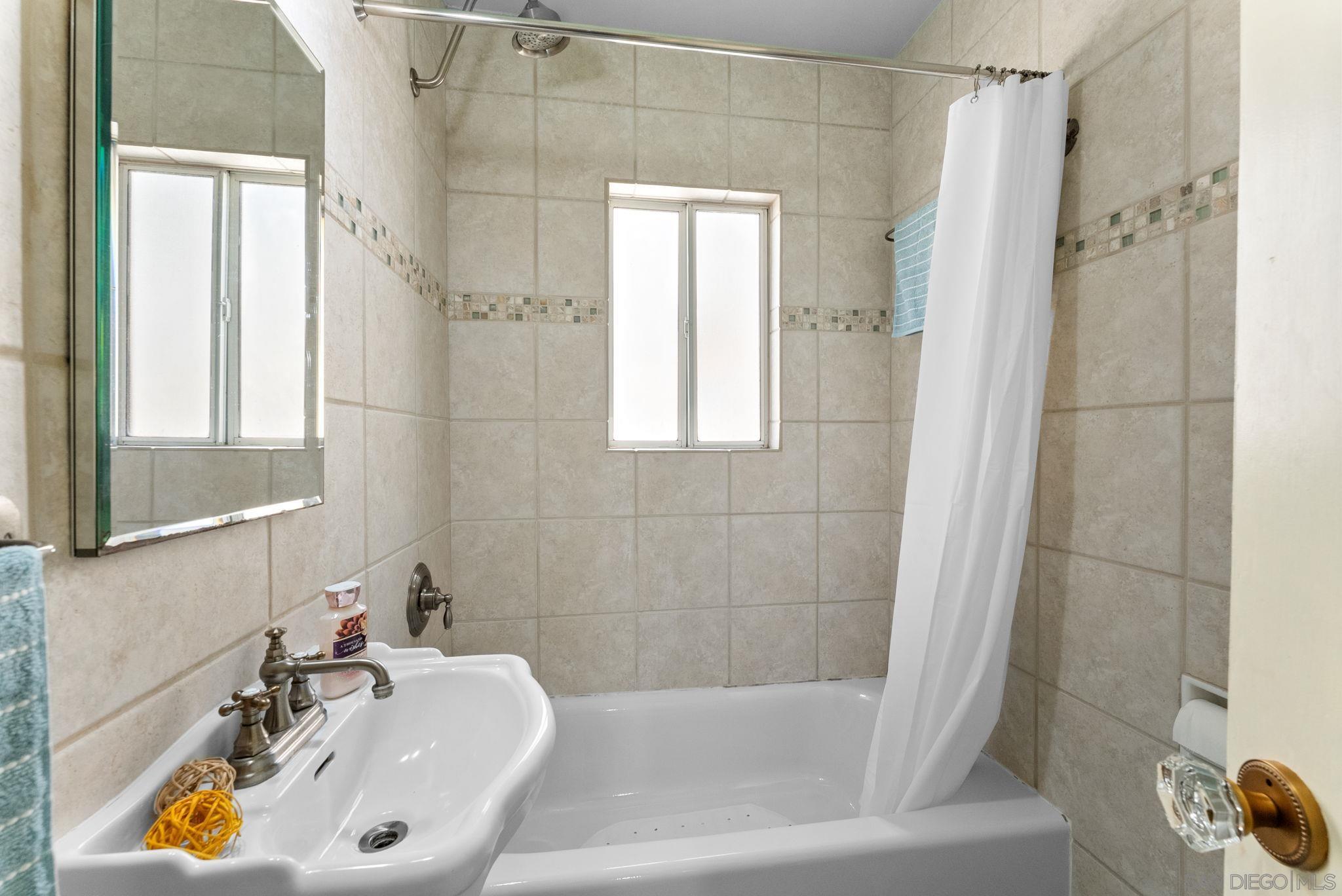 Detail Gallery Image 15 of 48 For 4621  Alabama St, San Diego,  CA 92116 - 4 Beds | 4 Baths