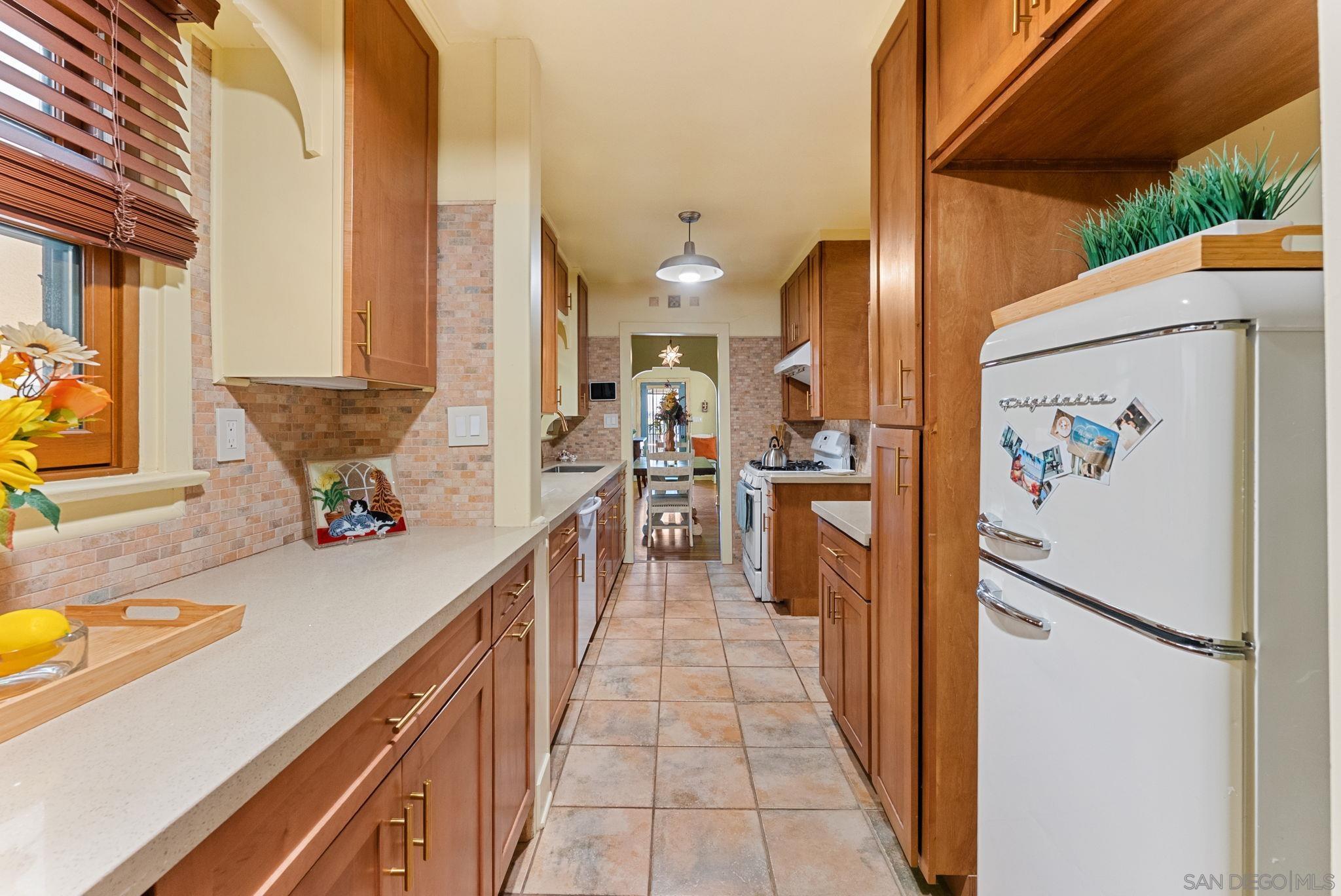 Detail Gallery Image 8 of 48 For 4621  Alabama St, San Diego,  CA 92116 - 4 Beds | 4 Baths