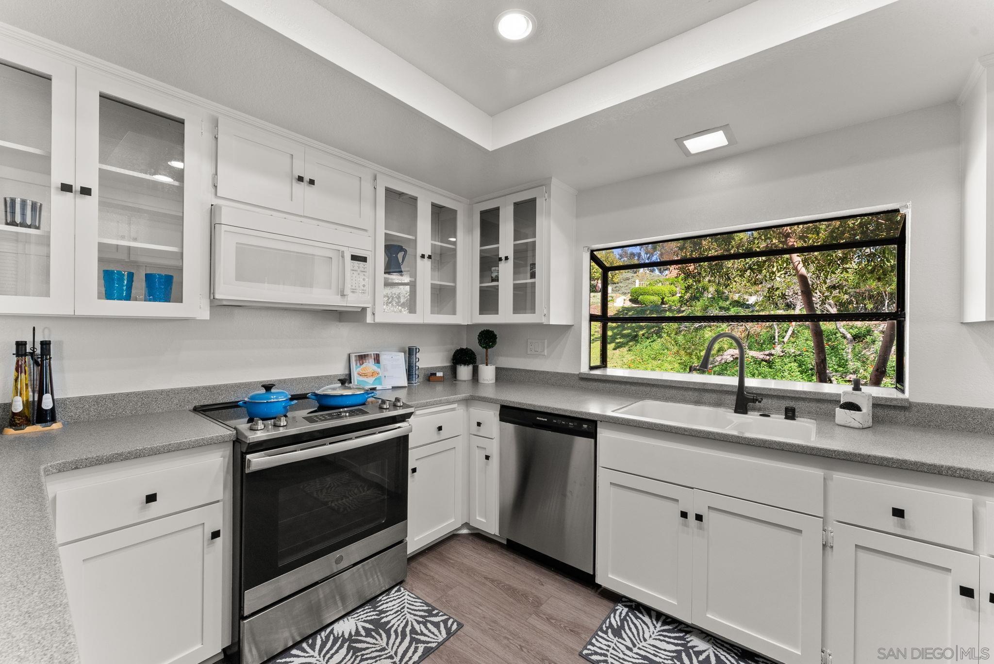 Detail Gallery Image 7 of 51 For 11496  Cesped, San Diego,  CA 92124 - 4 Beds | 2/1 Baths