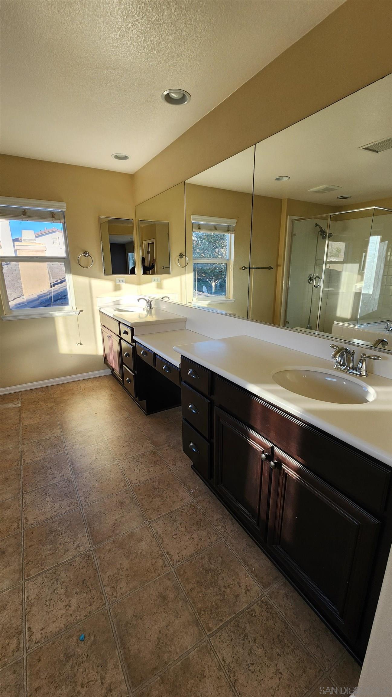 Detail Gallery Image 15 of 19 For 28301  Sunrise Skies, Sun City,  CA 92585 - 3 Beds | 2/1 Baths