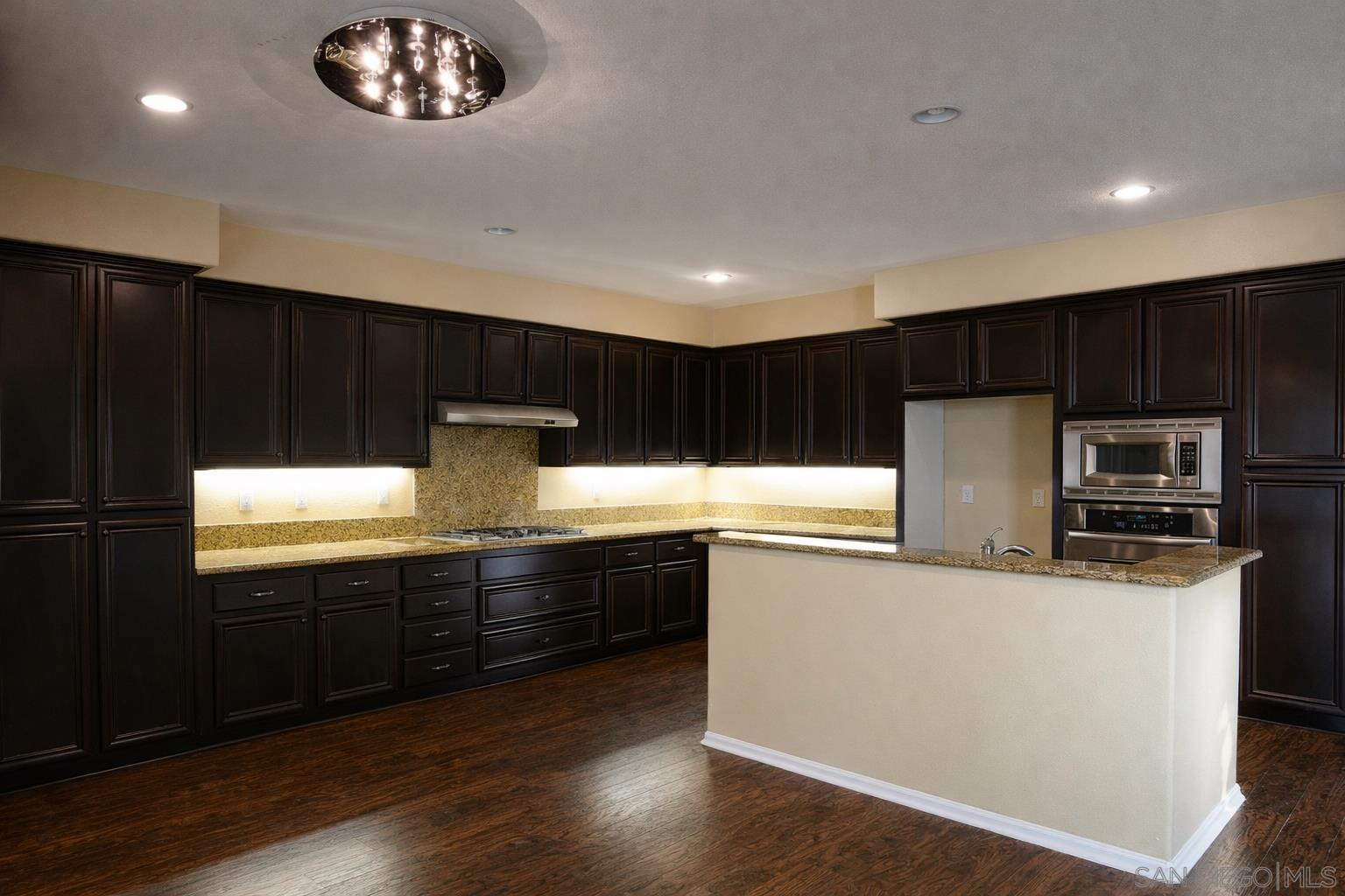 Detail Gallery Image 5 of 9 For 28301  Sunrise Skies, Sun City,  CA 92585 - 3 Beds | 2/1 Baths