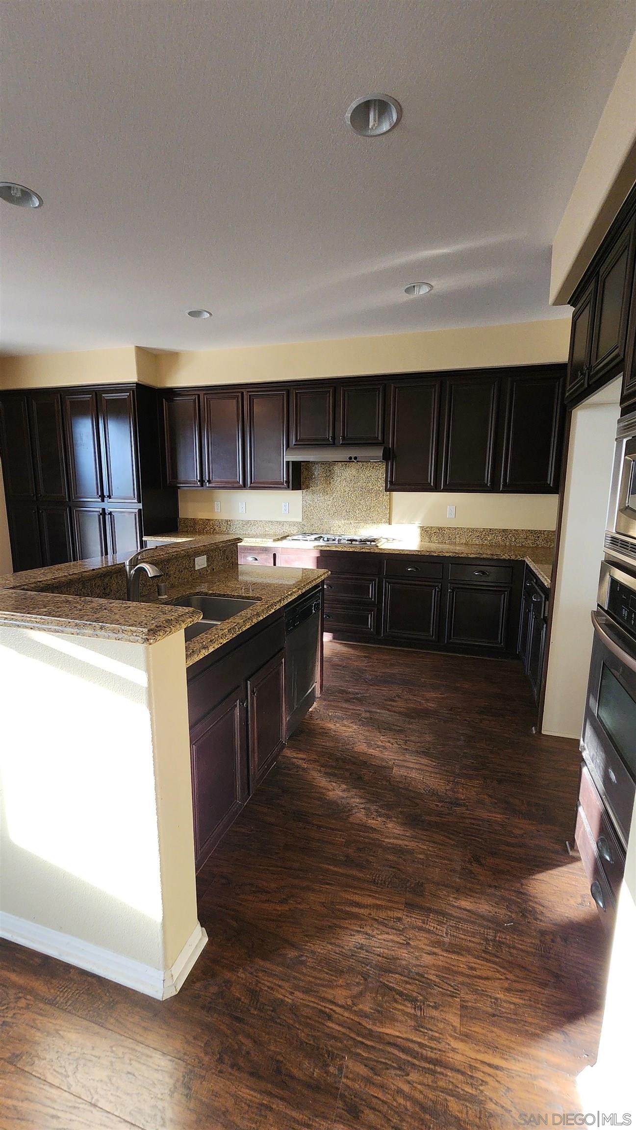 Detail Gallery Image 5 of 19 For 28301  Sunrise Skies, Sun City,  CA 92585 - 3 Beds | 2/1 Baths