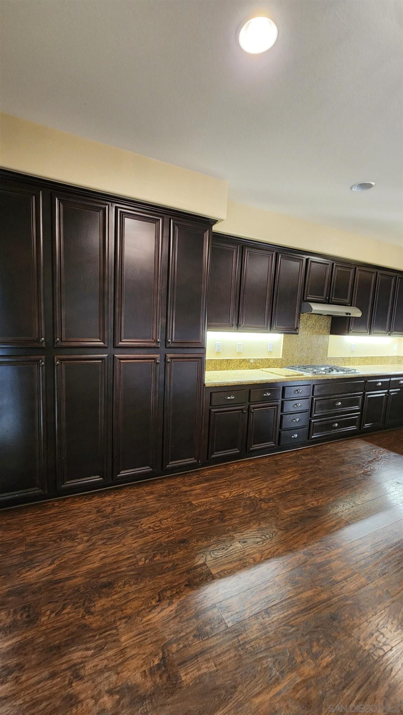 Detail Gallery Image 6 of 19 For 28301  Sunrise Skies, Sun City,  CA 92585 - 3 Beds | 2/1 Baths