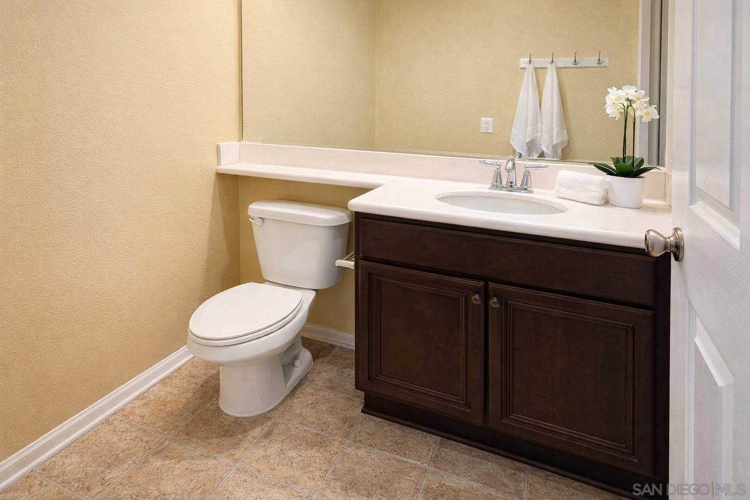 Detail Gallery Image 8 of 9 For 28301  Sunrise Skies, Sun City,  CA 92585 - 3 Beds | 2/1 Baths