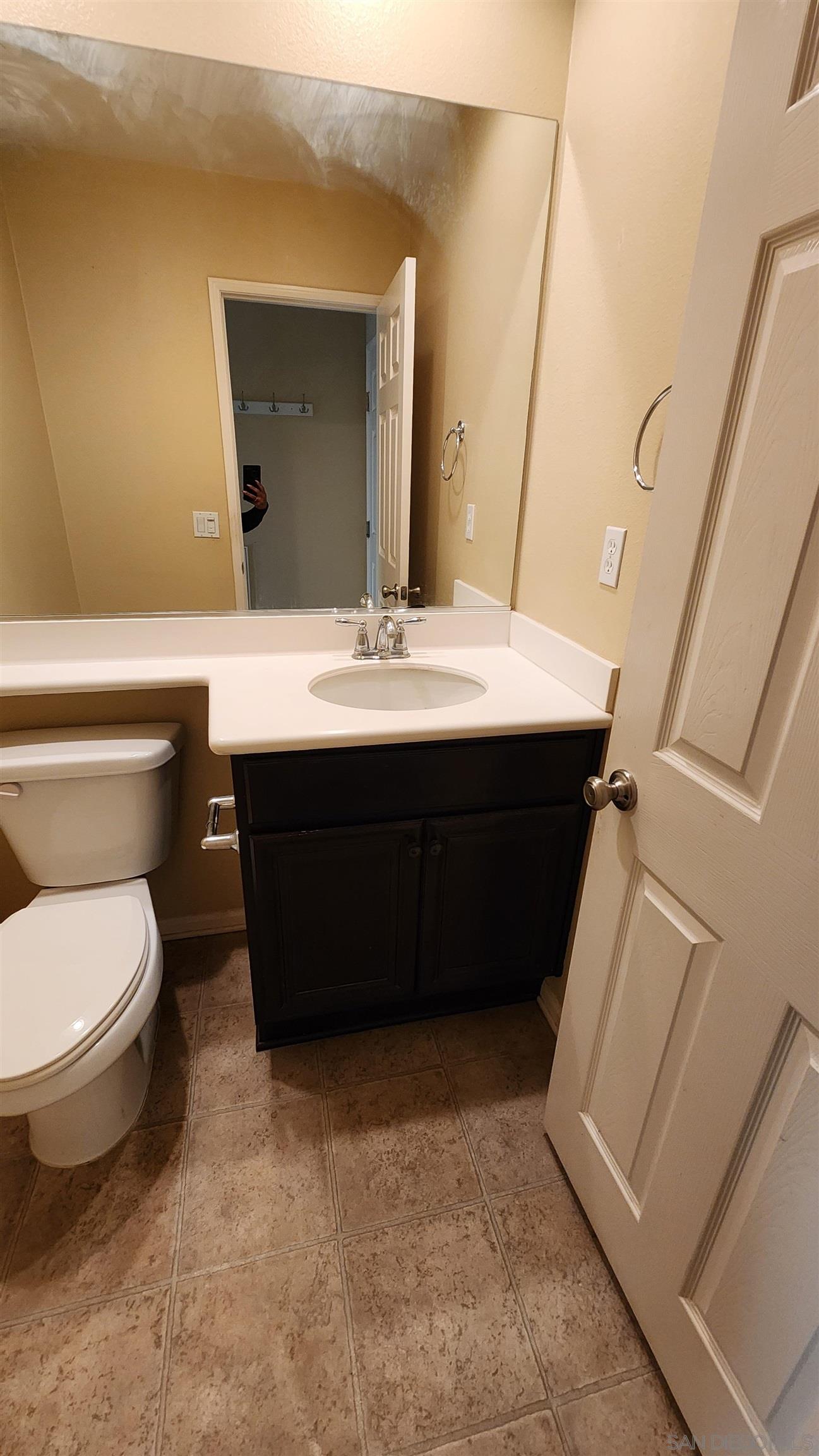 Detail Gallery Image 8 of 19 For 28301  Sunrise Skies, Sun City,  CA 92585 - 3 Beds | 2/1 Baths