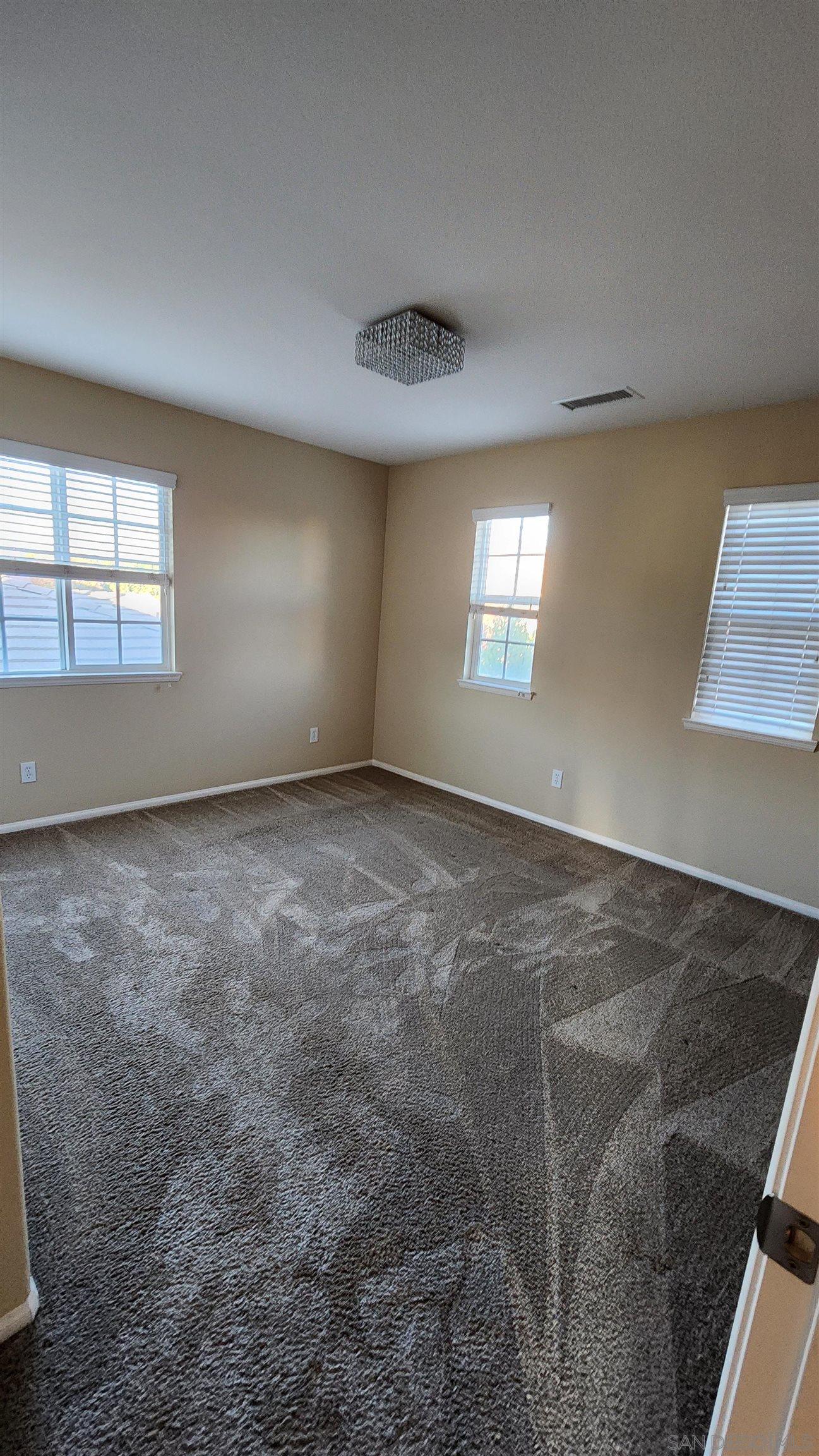 Detail Gallery Image 10 of 19 For 28301  Sunrise Skies, Sun City,  CA 92585 - 3 Beds | 2/1 Baths