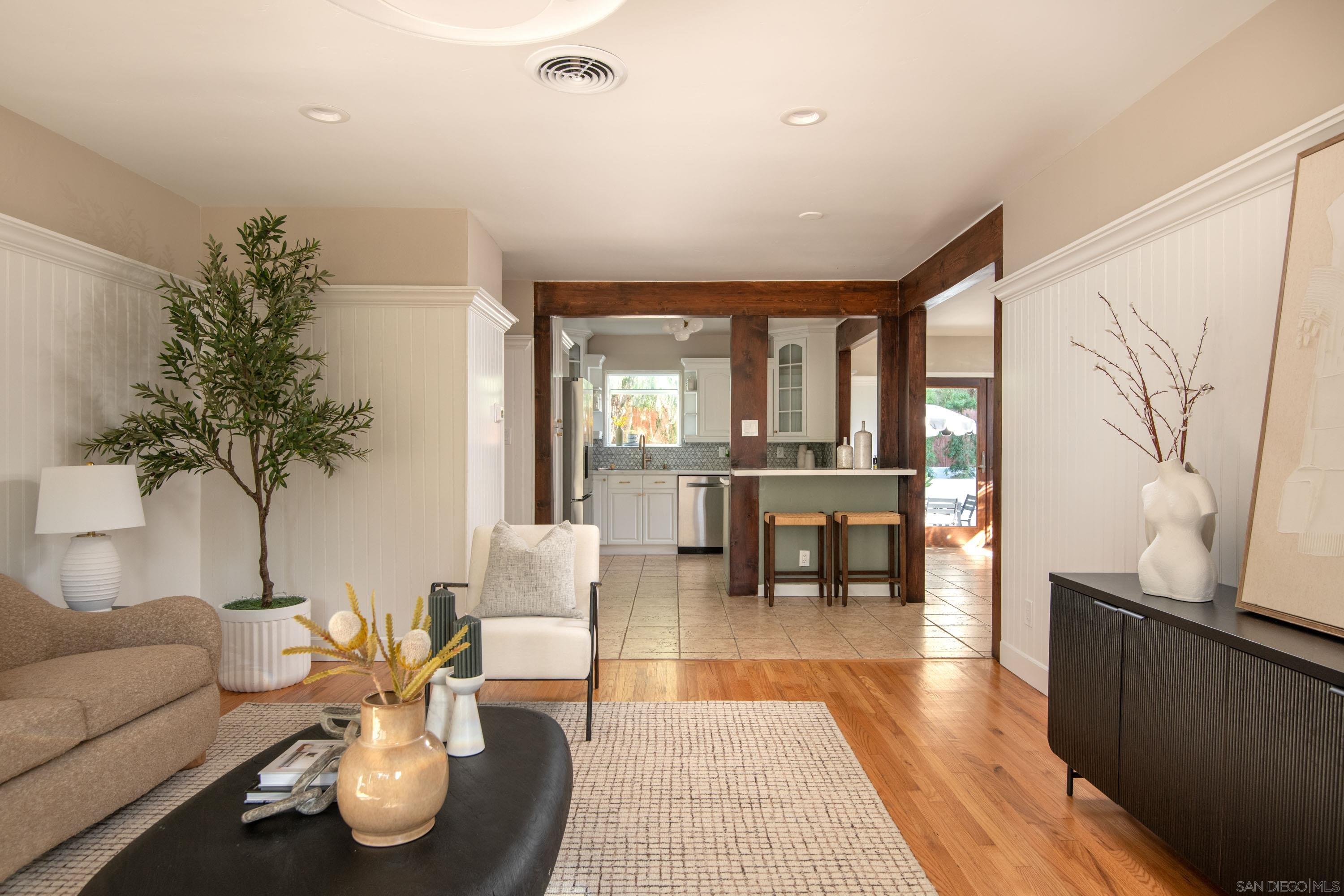 Detail Gallery Image 14 of 42 For 2711 N Arroyo Drive, San Diego,  CA 92103 - 3 Beds | 2 Baths