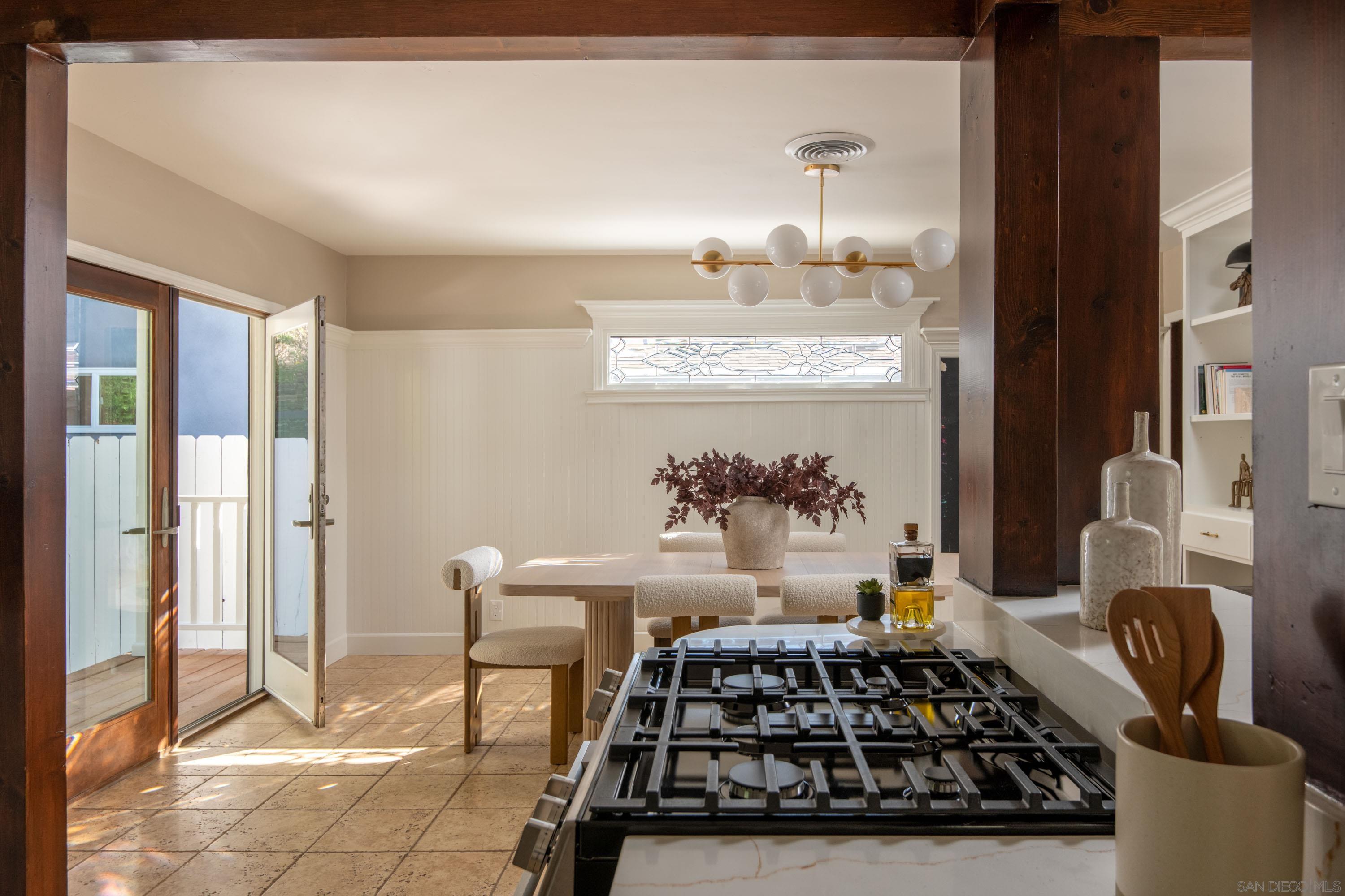 Detail Gallery Image 4 of 42 For 2711 N Arroyo Drive, San Diego,  CA 92103 - 3 Beds | 2 Baths