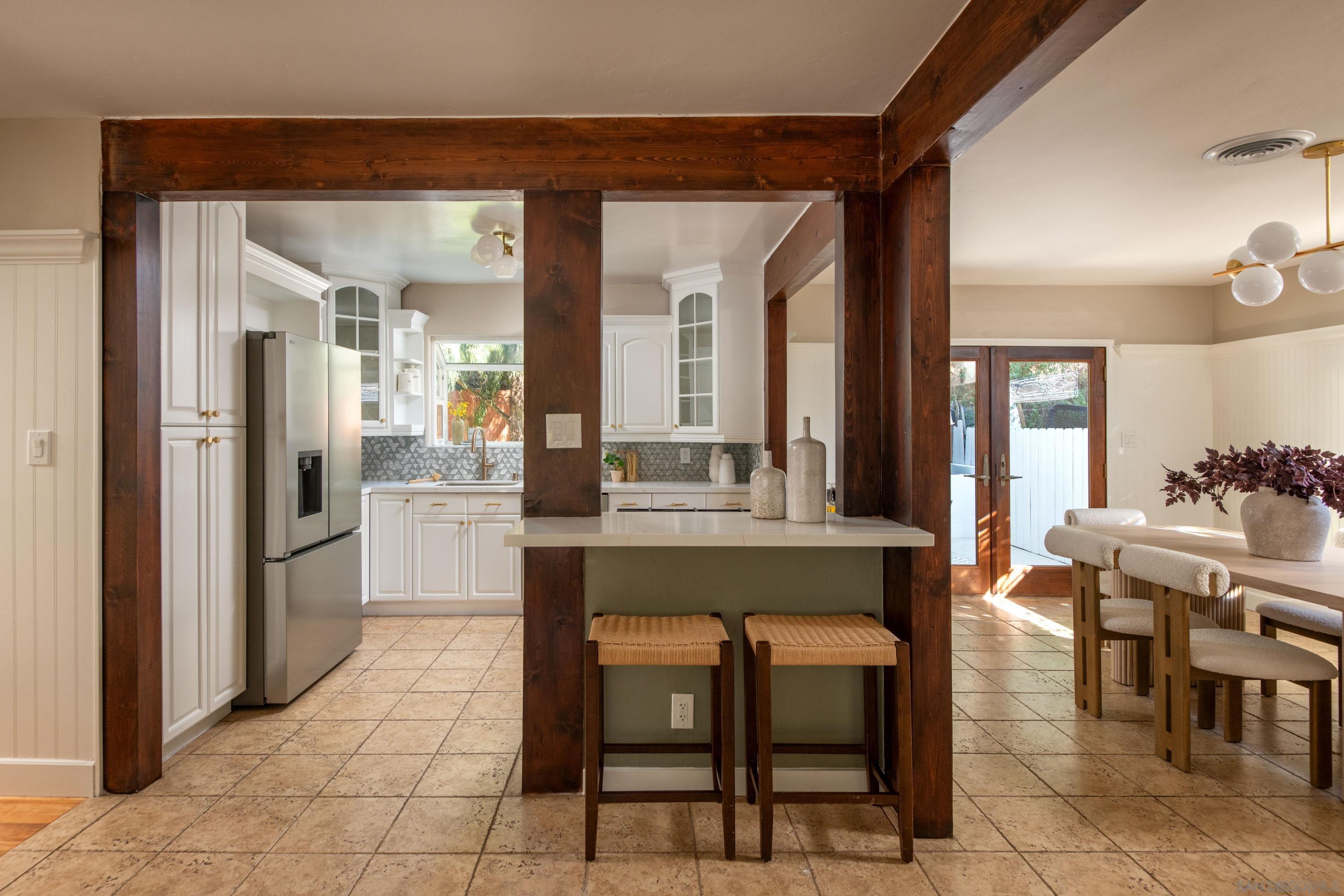 Detail Gallery Image 8 of 42 For 2711 N Arroyo Drive, San Diego,  CA 92103 - 3 Beds | 2 Baths