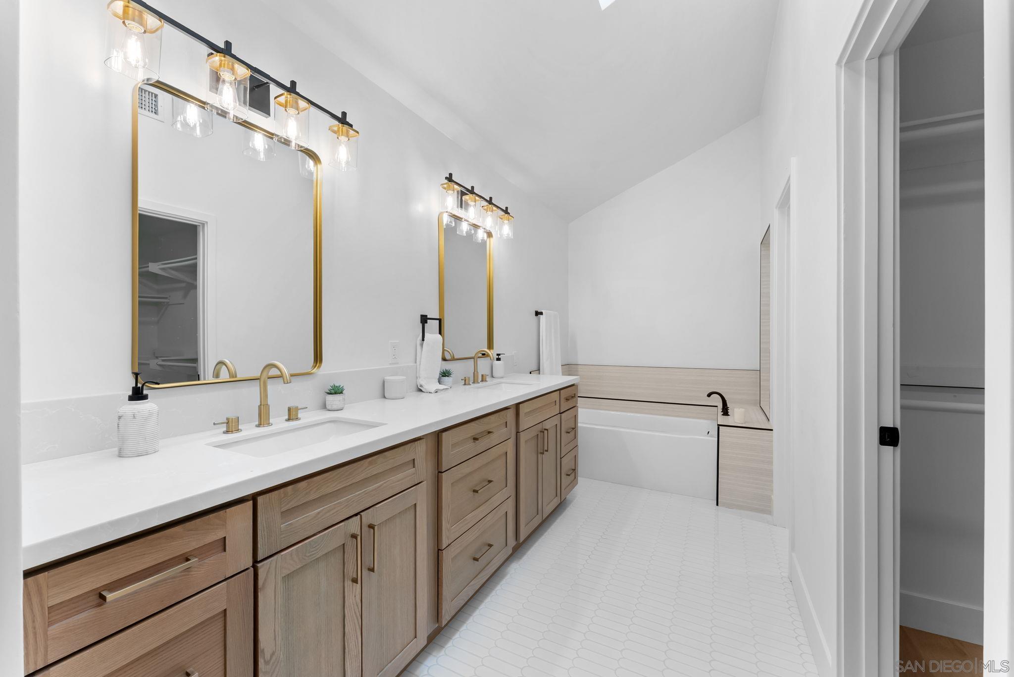 Detail Gallery Image 21 of 46 For 18038  Caminito Balata, San Diego,  CA 92128 - 3 Beds | 2 Baths