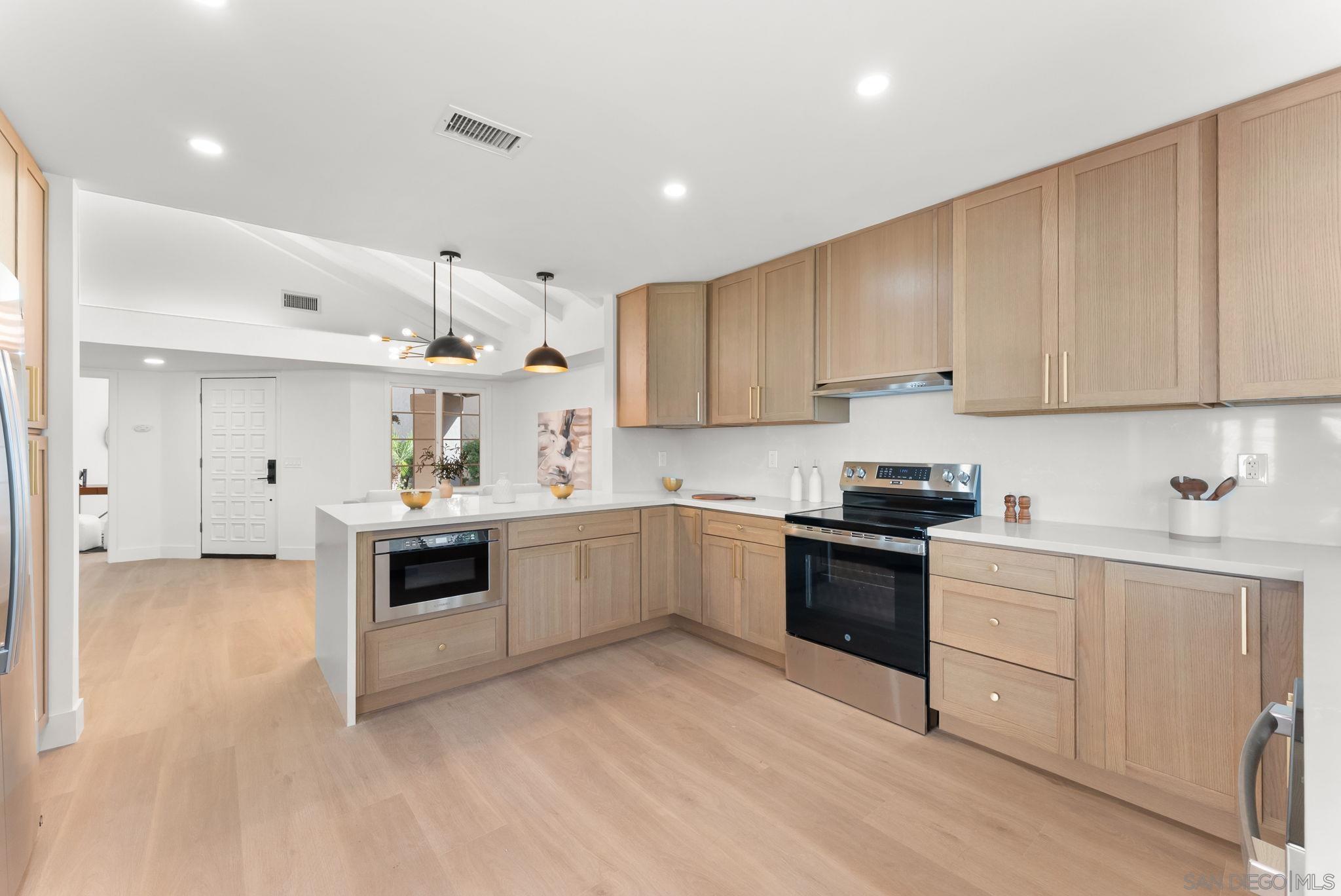 Detail Gallery Image 9 of 46 For 18038  Caminito Balata, San Diego,  CA 92128 - 3 Beds | 2 Baths