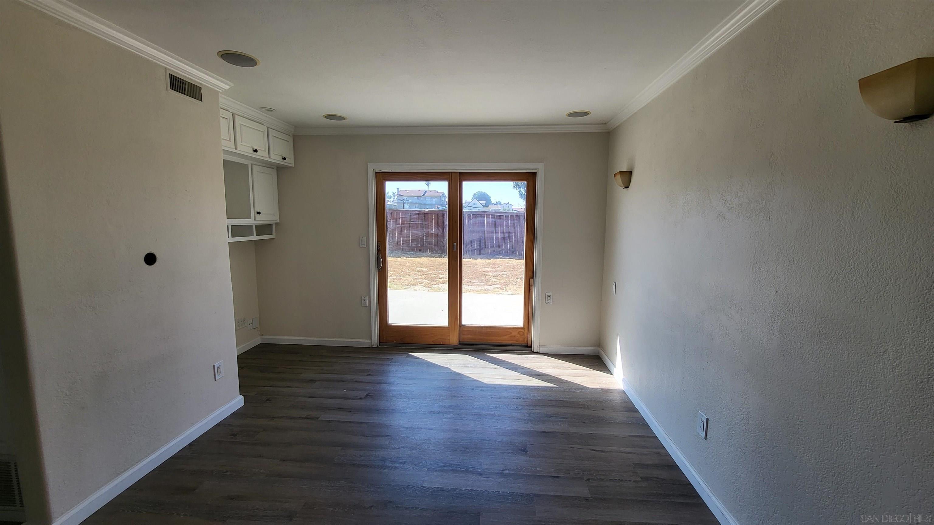 Detail Gallery Image 6 of 8 For 286  Sychar Road, San Diego,  CA 92114 - 3 Beds | 2 Baths