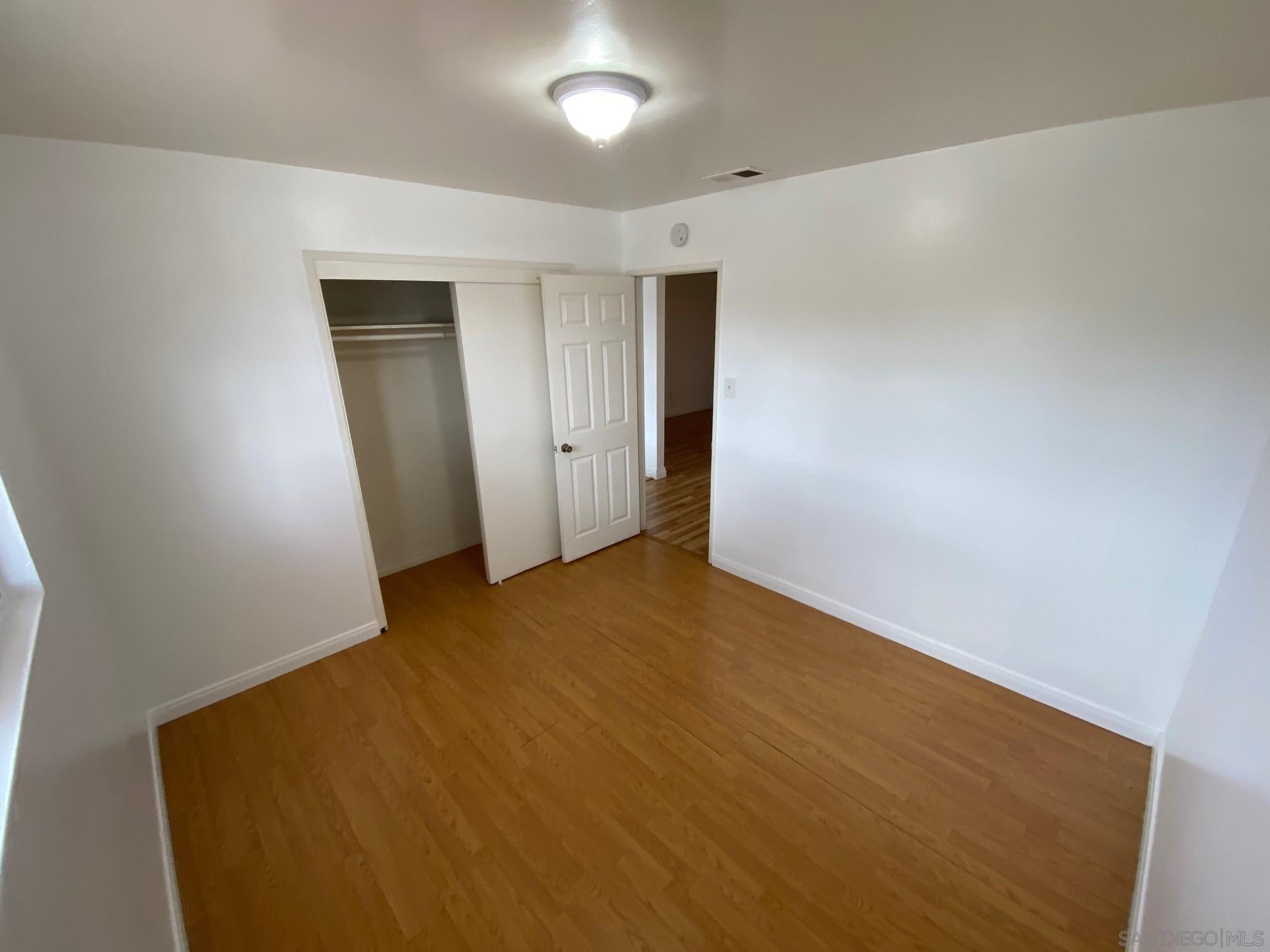 Detail Gallery Image 11 of 17 For 864  Glencoe Dr, San Diego,  CA 92114 - 3 Beds | 2 Baths