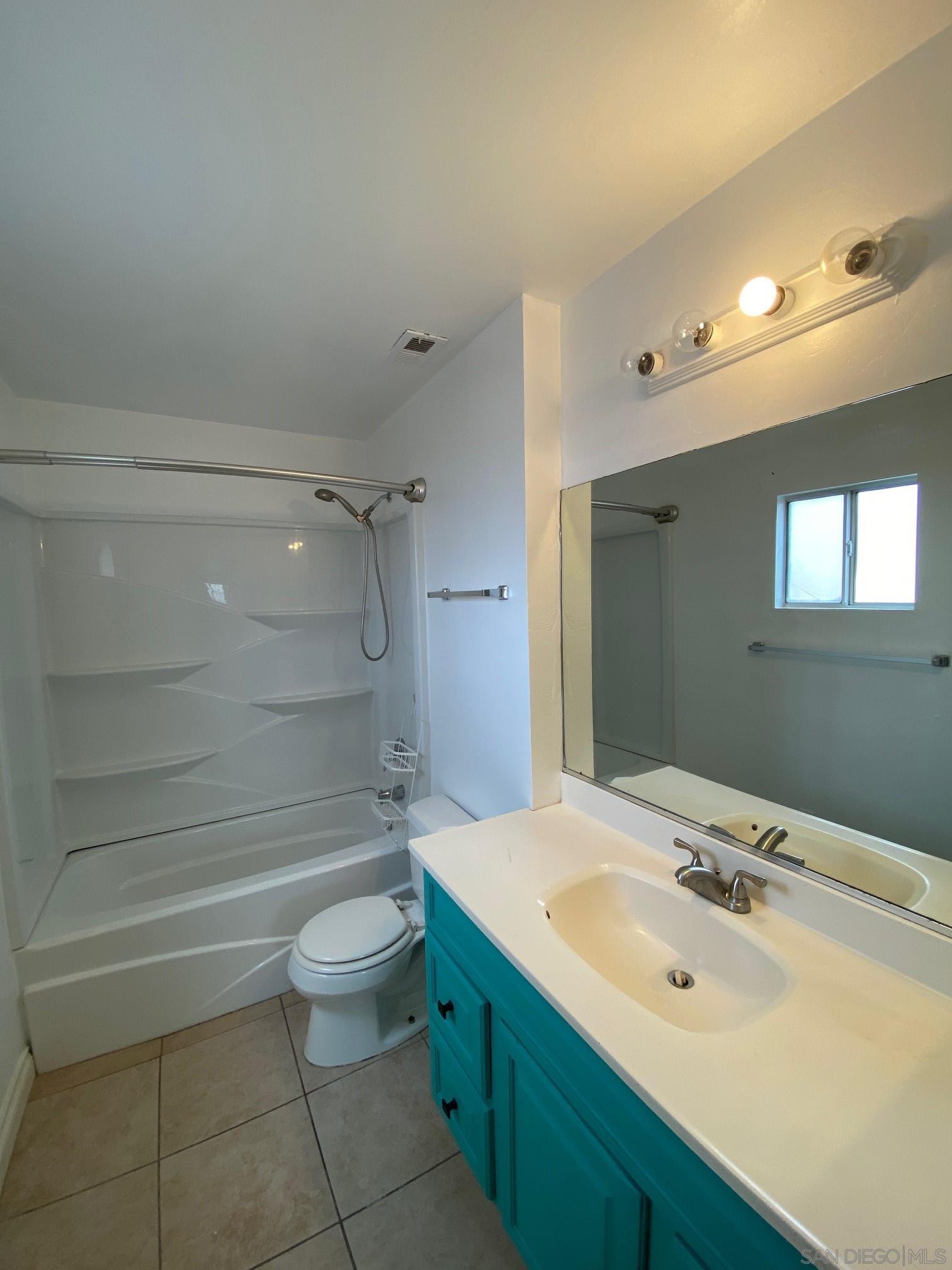 Detail Gallery Image 16 of 17 For 864  Glencoe Dr, San Diego,  CA 92114 - 3 Beds | 2 Baths