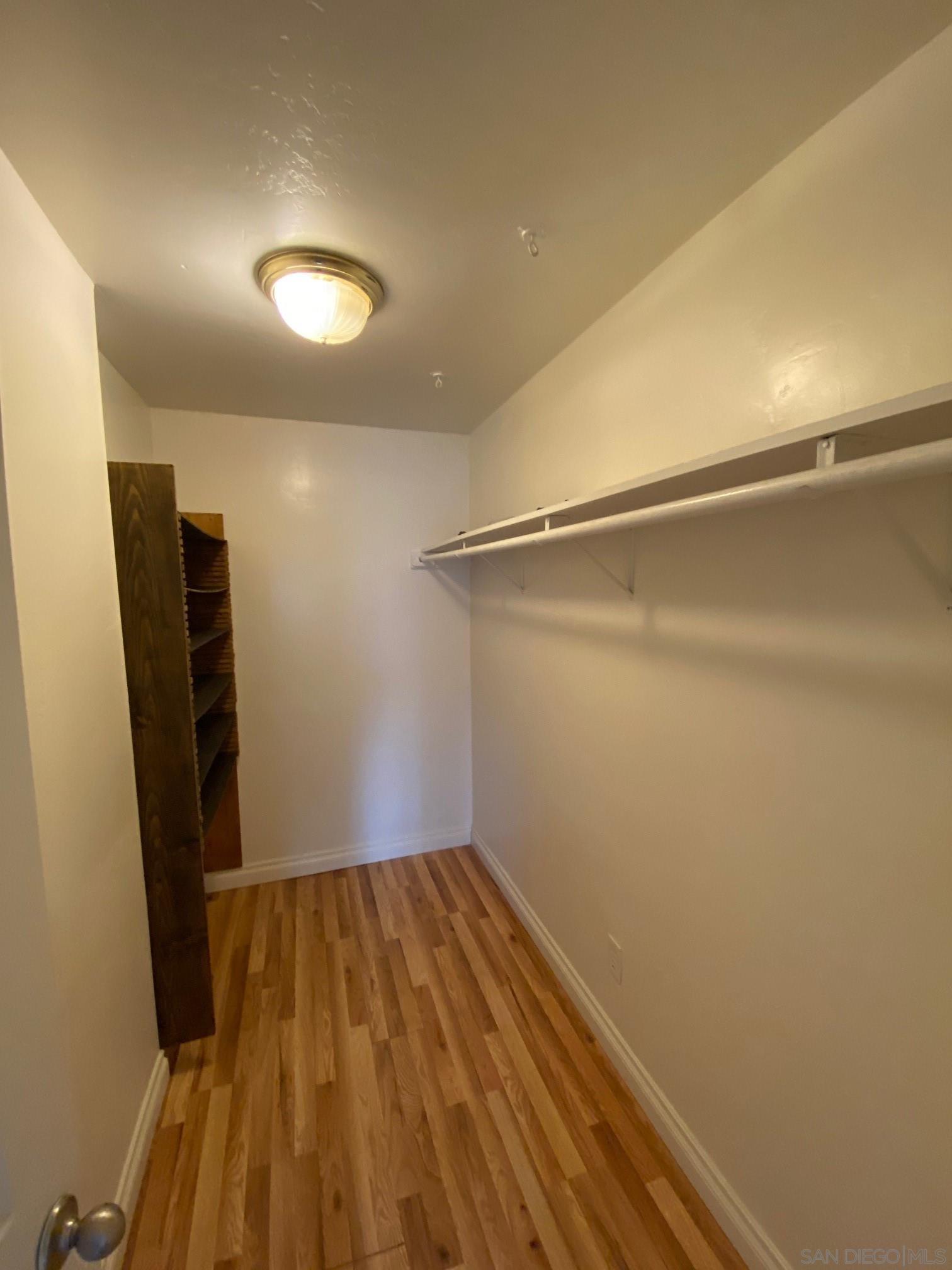 Detail Gallery Image 8 of 17 For 864  Glencoe Dr, San Diego,  CA 92114 - 3 Beds | 2 Baths