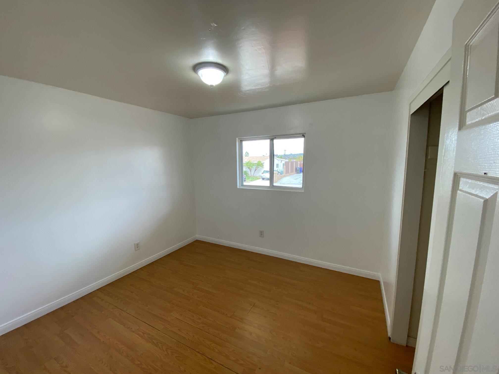 Detail Gallery Image 9 of 17 For 864  Glencoe Dr, San Diego,  CA 92114 - 3 Beds | 2 Baths