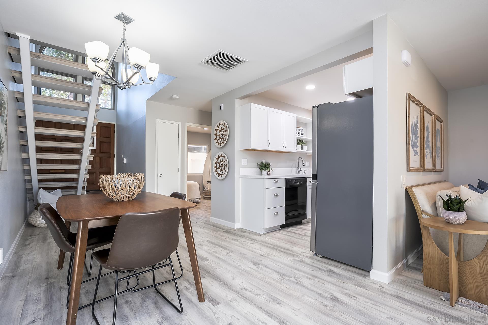 Detail Gallery Image 17 of 56 For 4242  Loma Riviera, San Diego,  CA 92110 - 3 Beds | 2 Baths