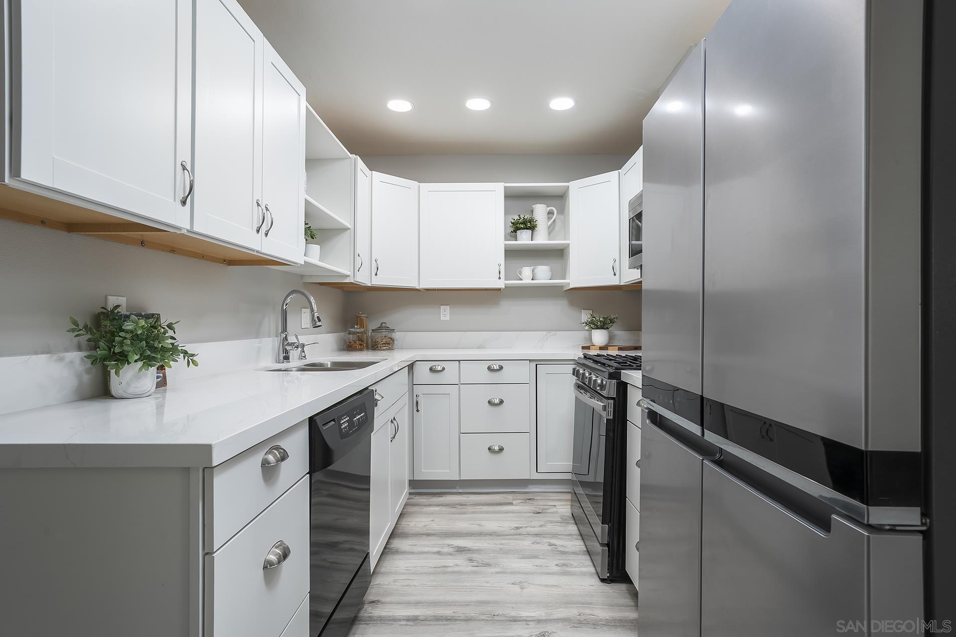 Detail Gallery Image 20 of 56 For 4242  Loma Riviera, San Diego,  CA 92110 - 3 Beds | 2 Baths