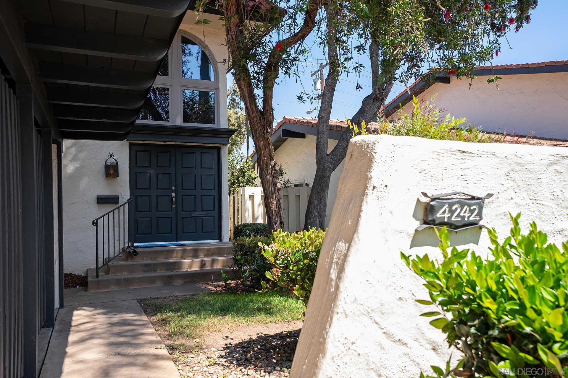 Detail Gallery Image 3 of 56 For 4242  Loma Riviera, San Diego,  CA 92110 - 3 Beds | 2 Baths