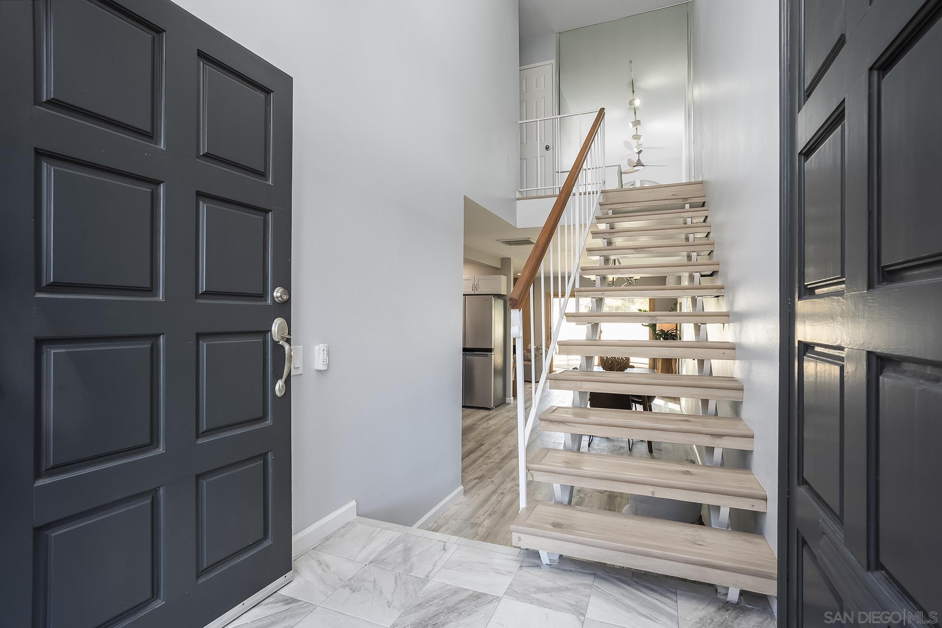 Detail Gallery Image 5 of 56 For 4242  Loma Riviera, San Diego,  CA 92110 - 3 Beds | 2 Baths