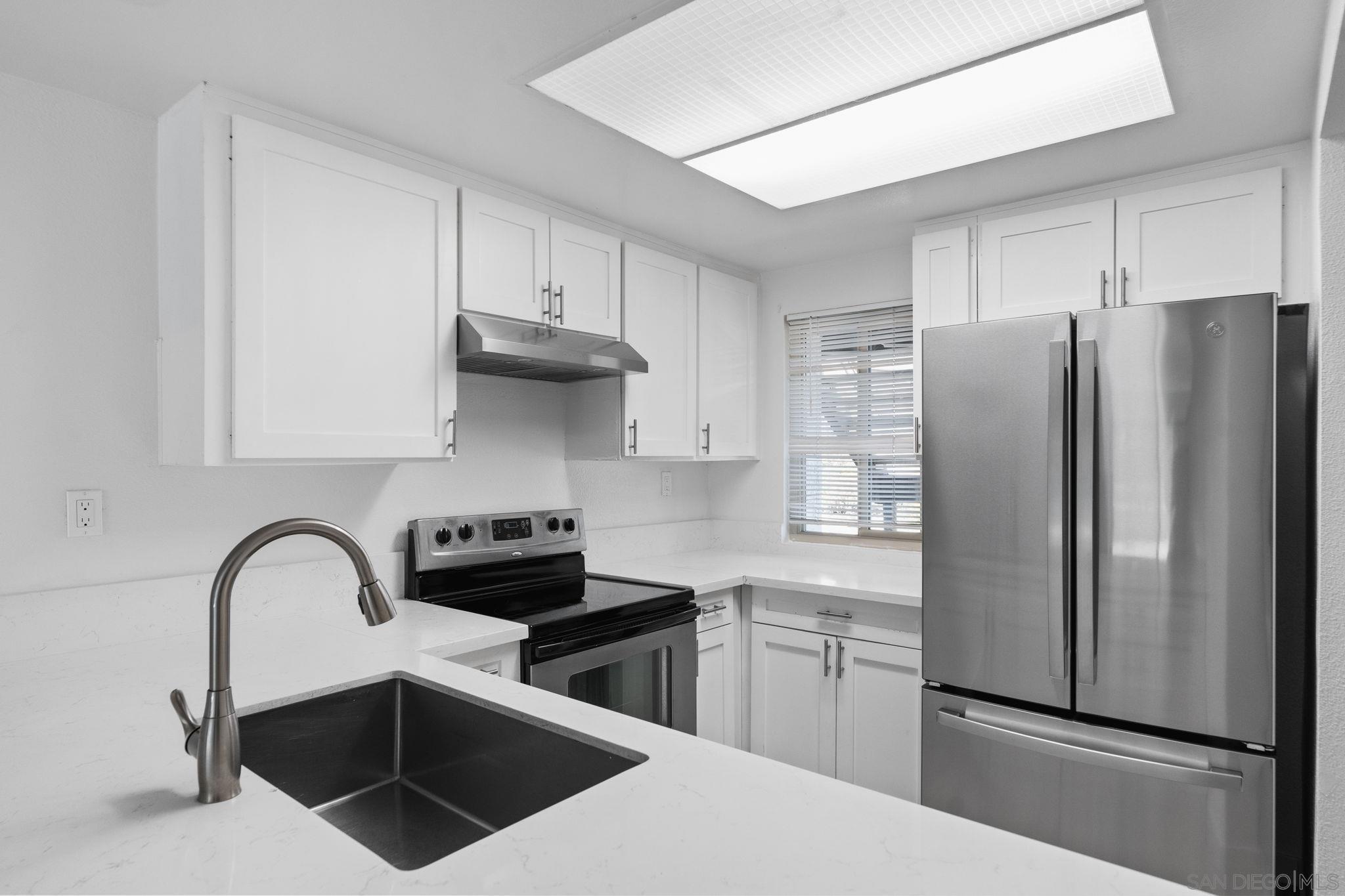 Detail Gallery Image 4 of 26 For 1687  Melrose Ave  #D,  Chula Vista,  CA 91911 - 2 Beds | 2 Baths