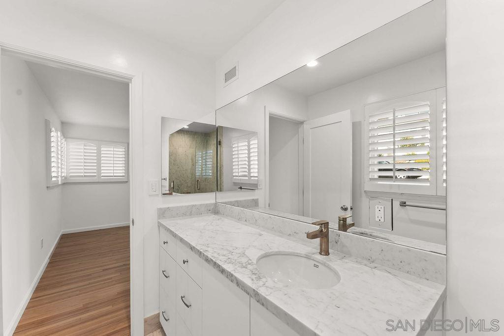 Detail Gallery Image 22 of 37 For 5622  Ladybird Lane, La Jolla,  CA 92037 - 4 Beds | 2 Baths