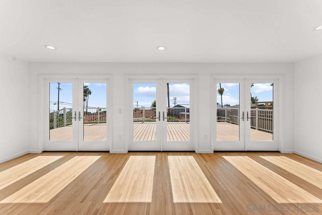 Detail Gallery Image 5 of 37 For 5622  Ladybird Lane, La Jolla,  CA 92037 - 4 Beds | 2 Baths