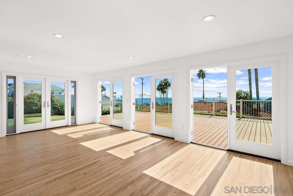 Detail Gallery Image 6 of 37 For 5622  Ladybird Lane, La Jolla,  CA 92037 - 4 Beds | 2 Baths