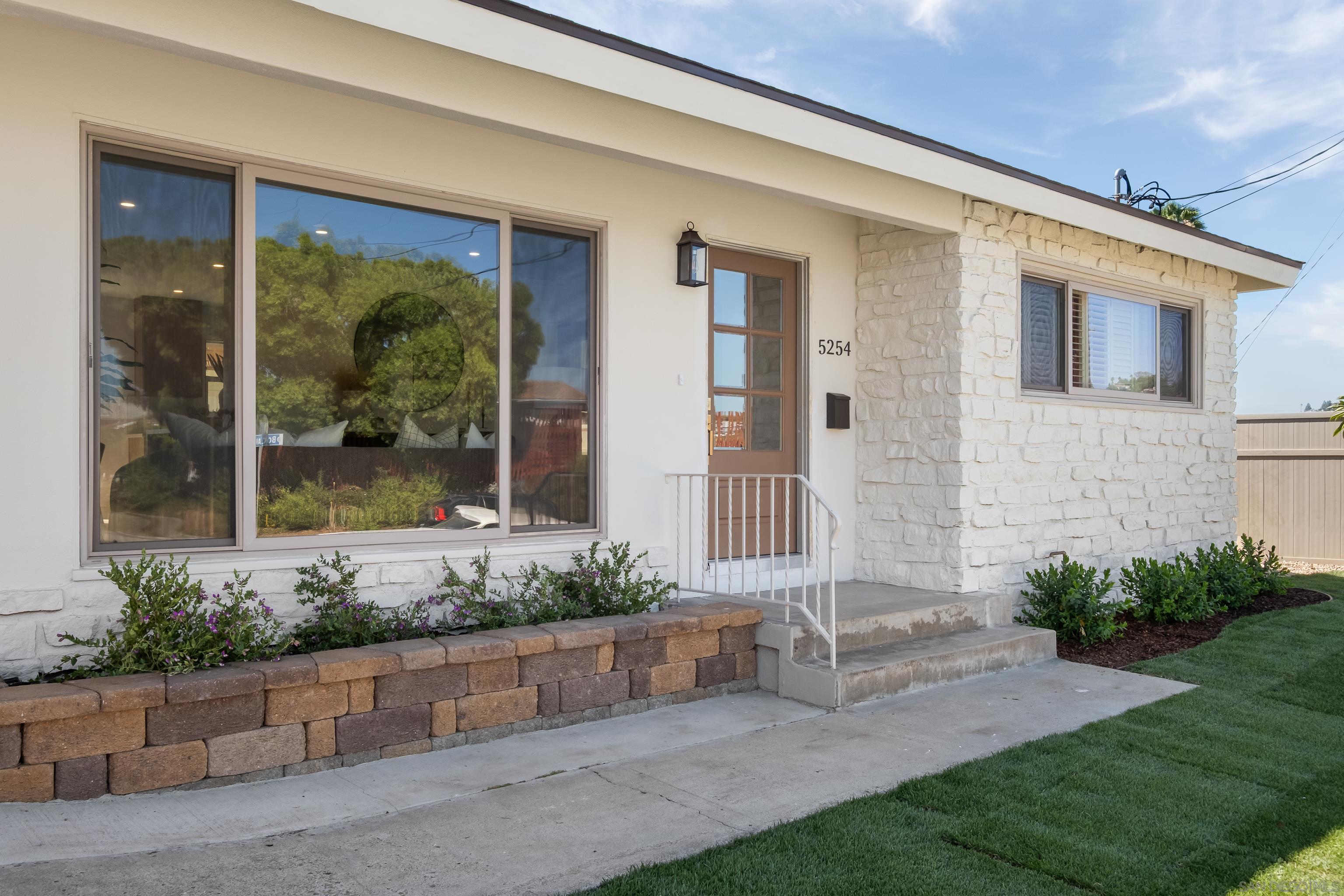 Detail Gallery Image 2 of 26 For 5254  Bocaw Pl, San Diego,  CA 92115 - 3 Beds | 1 Baths