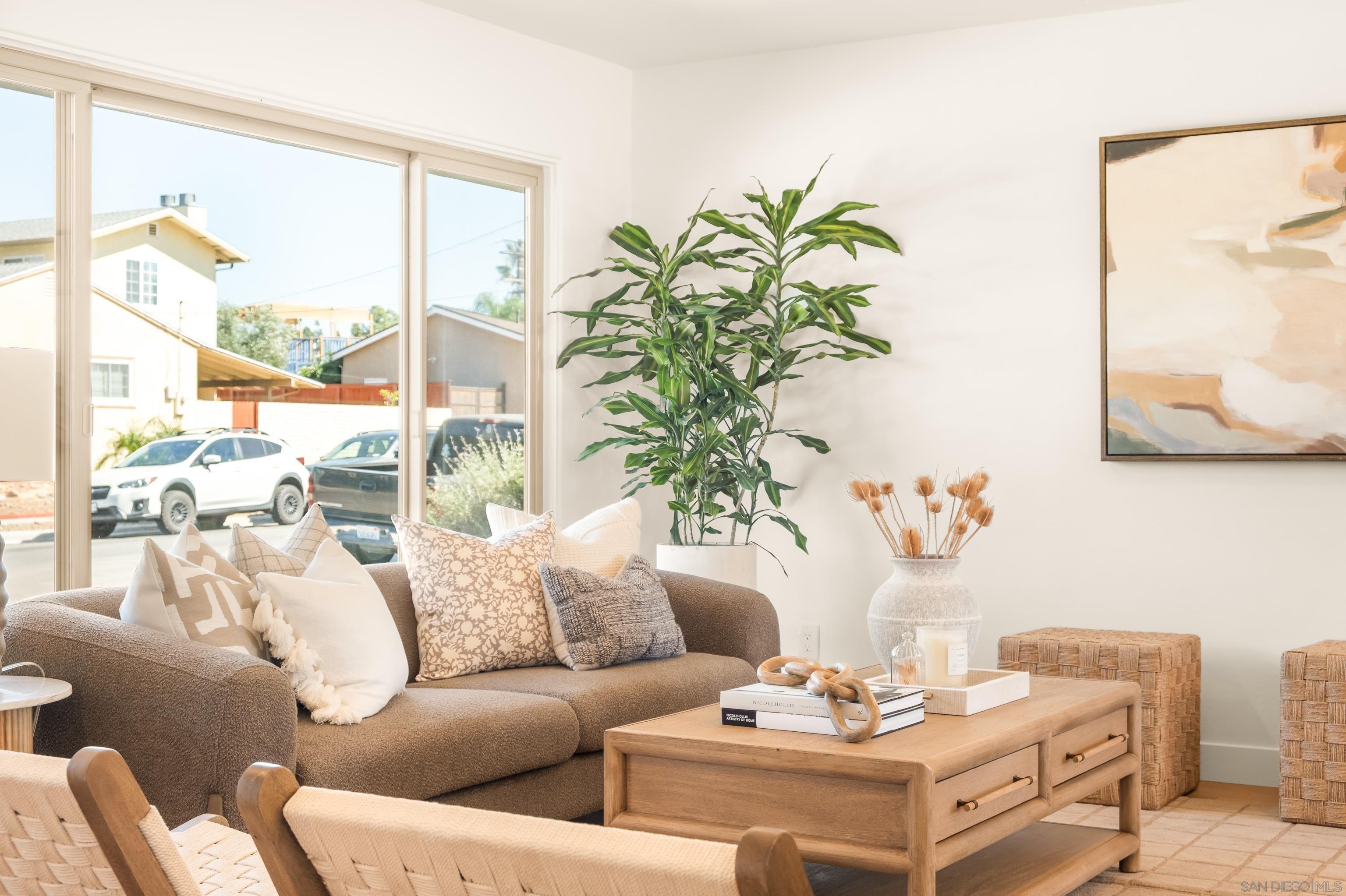 Detail Gallery Image 3 of 26 For 5254  Bocaw Pl, San Diego,  CA 92115 - 3 Beds | 1 Baths