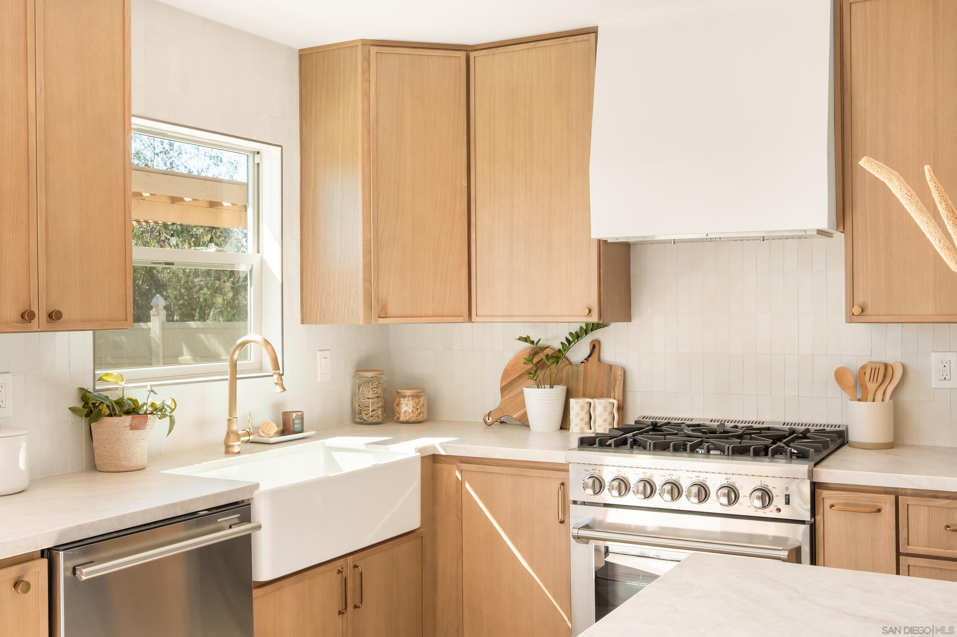 Detail Gallery Image 6 of 26 For 5254  Bocaw Pl, San Diego,  CA 92115 - 3 Beds | 1 Baths