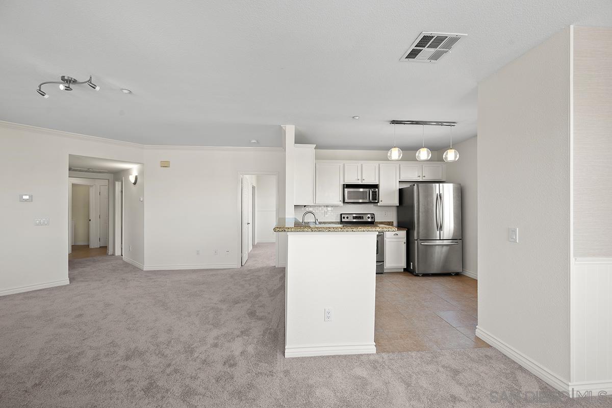 Detail Gallery Image 4 of 48 For 3830  Elijah Court  #428,  San Diego,  CA 92130 - 2 Beds | 2 Baths
