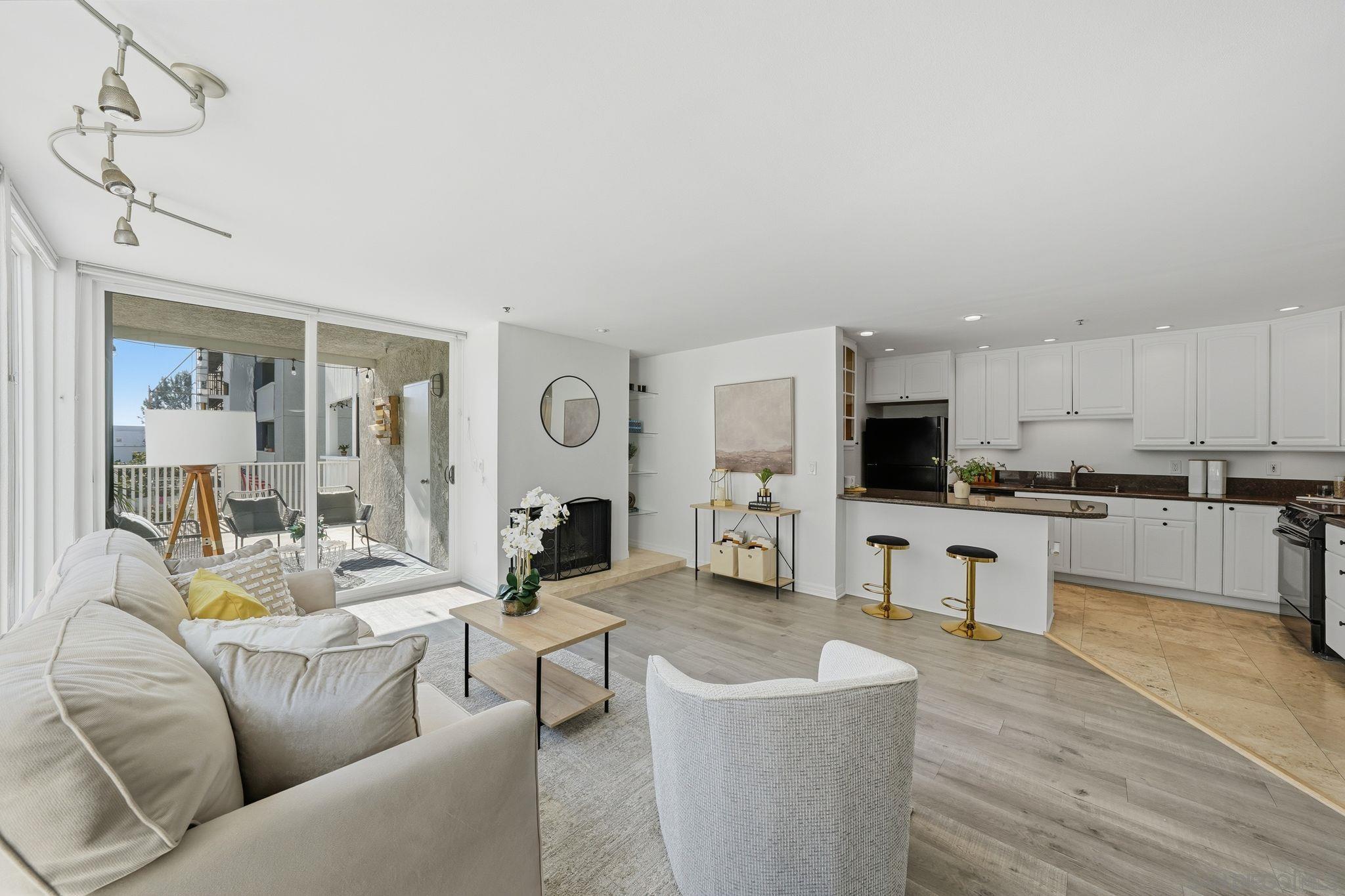 Detail Gallery Image 14 of 53 For 4016  Gresham  #D1,  San Diego,  CA 92109 - 2 Beds | 2 Baths