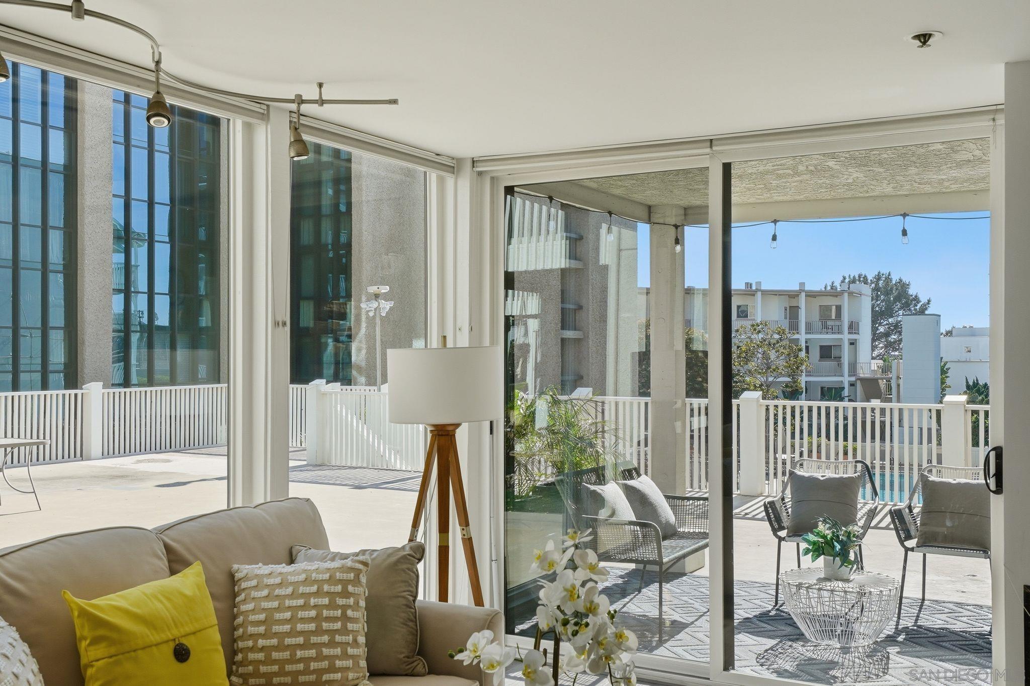 Detail Gallery Image 15 of 53 For 4016  Gresham  #D1,  San Diego,  CA 92109 - 2 Beds | 2 Baths