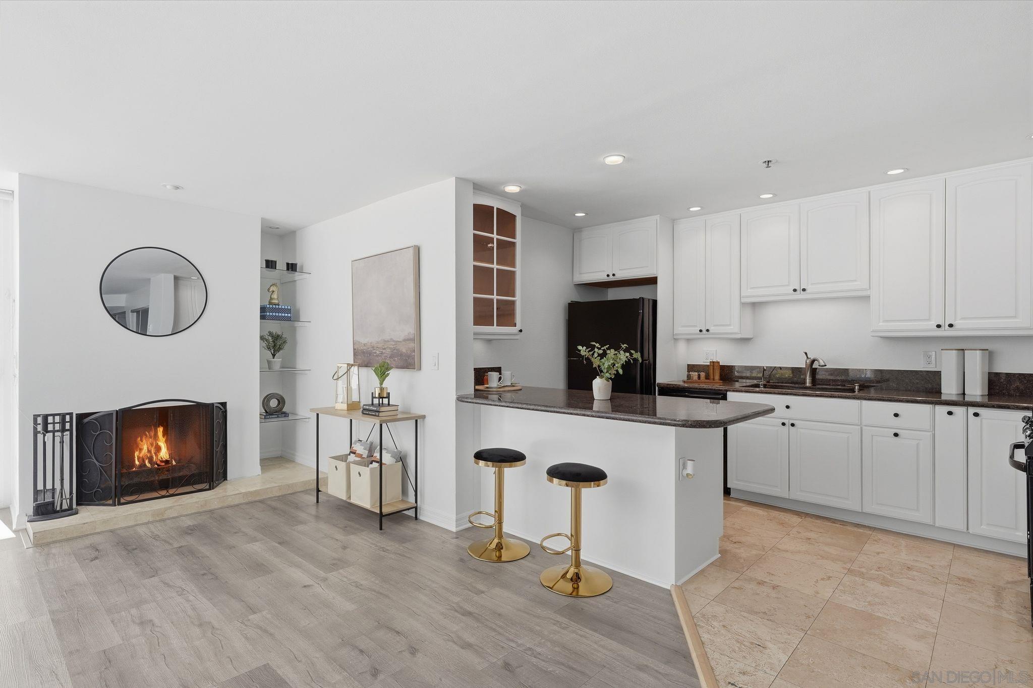 Detail Gallery Image 17 of 53 For 4016  Gresham  #D1,  San Diego,  CA 92109 - 2 Beds | 2 Baths