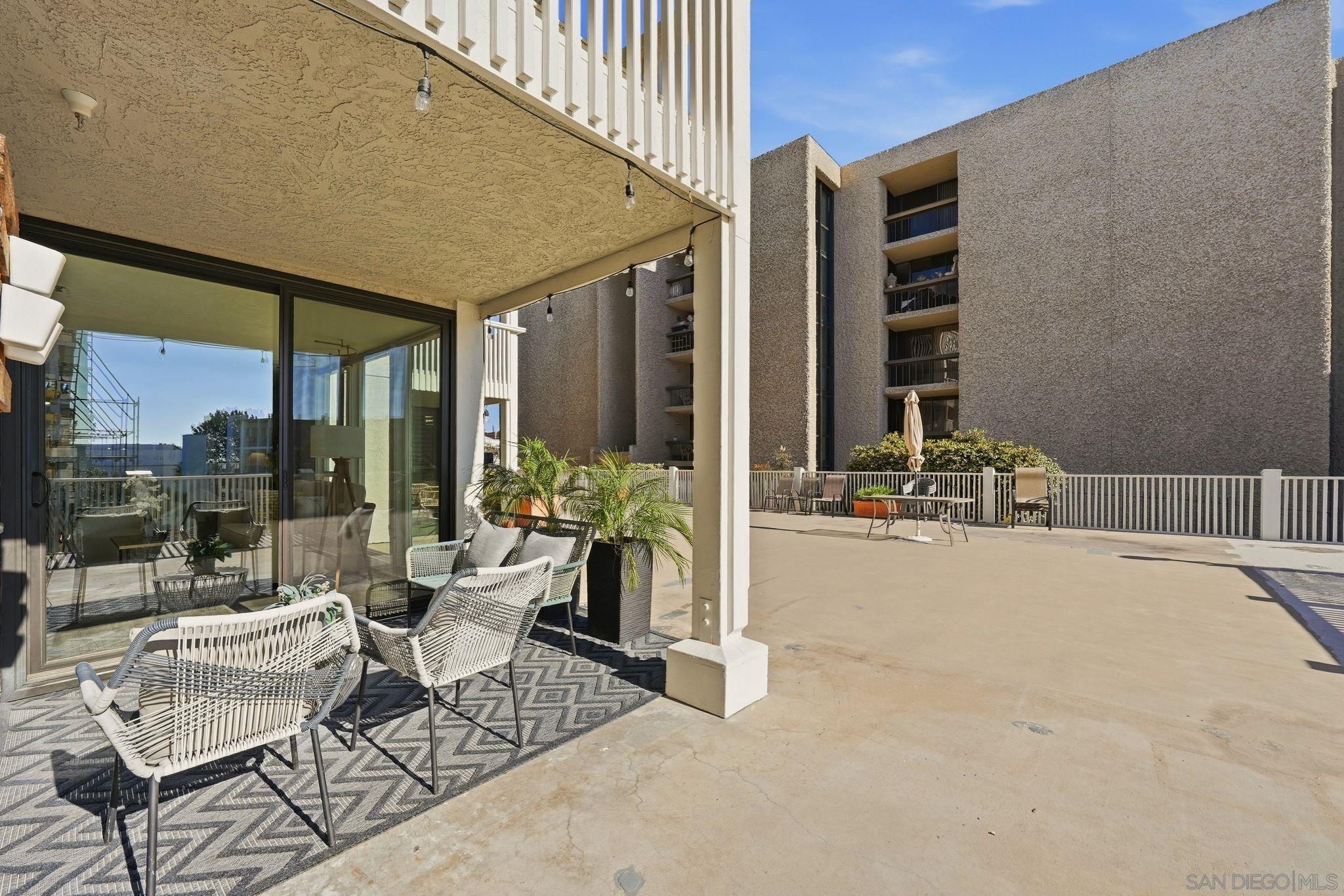 Detail Gallery Image 37 of 53 For 4016  Gresham  #D1,  San Diego,  CA 92109 - 2 Beds | 2 Baths