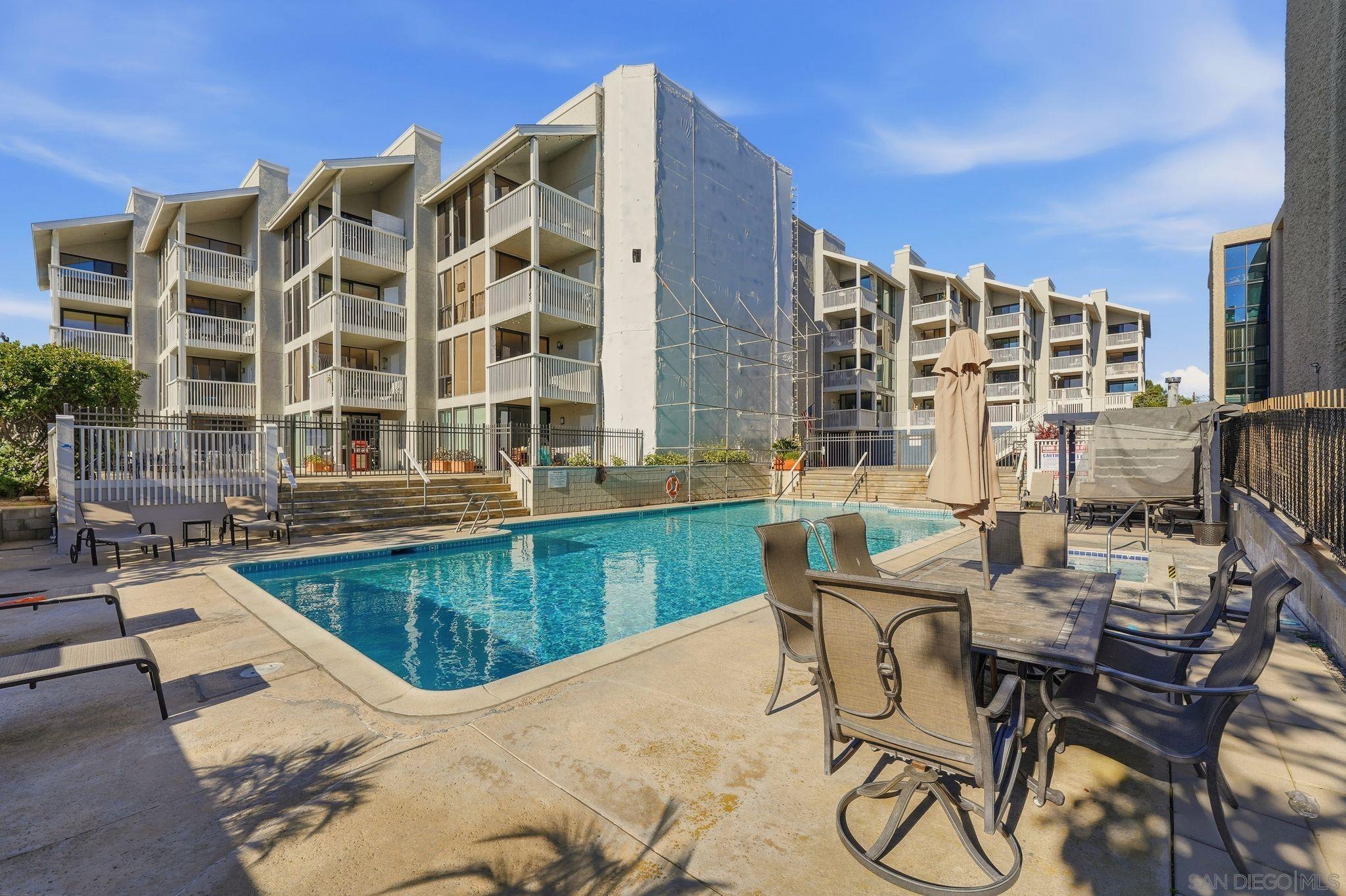 Detail Gallery Image 40 of 53 For 4016  Gresham  #D1,  San Diego,  CA 92109 - 2 Beds | 2 Baths